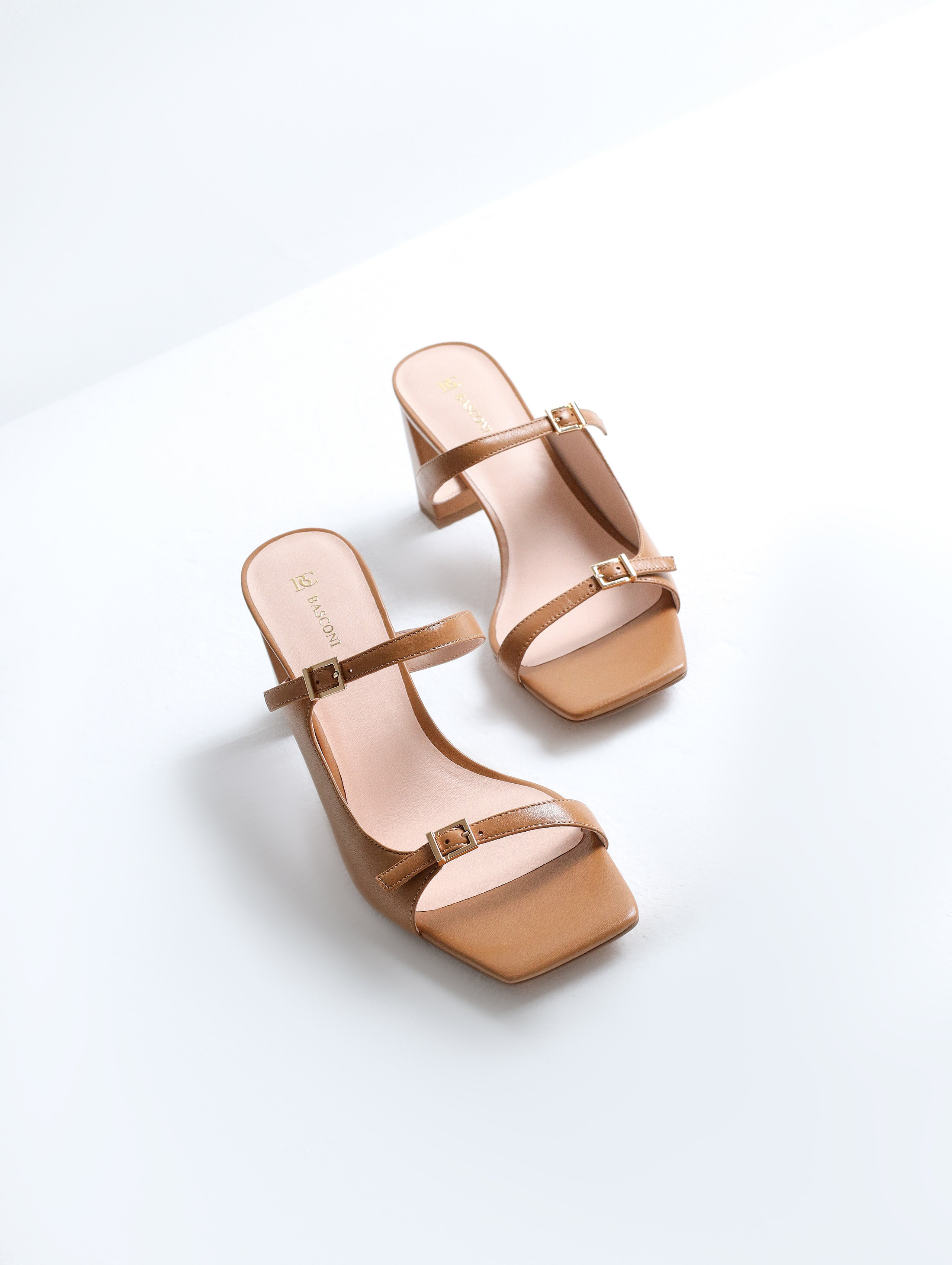 Basconi Summer Y'25. Предметный фотограф Артём Йома