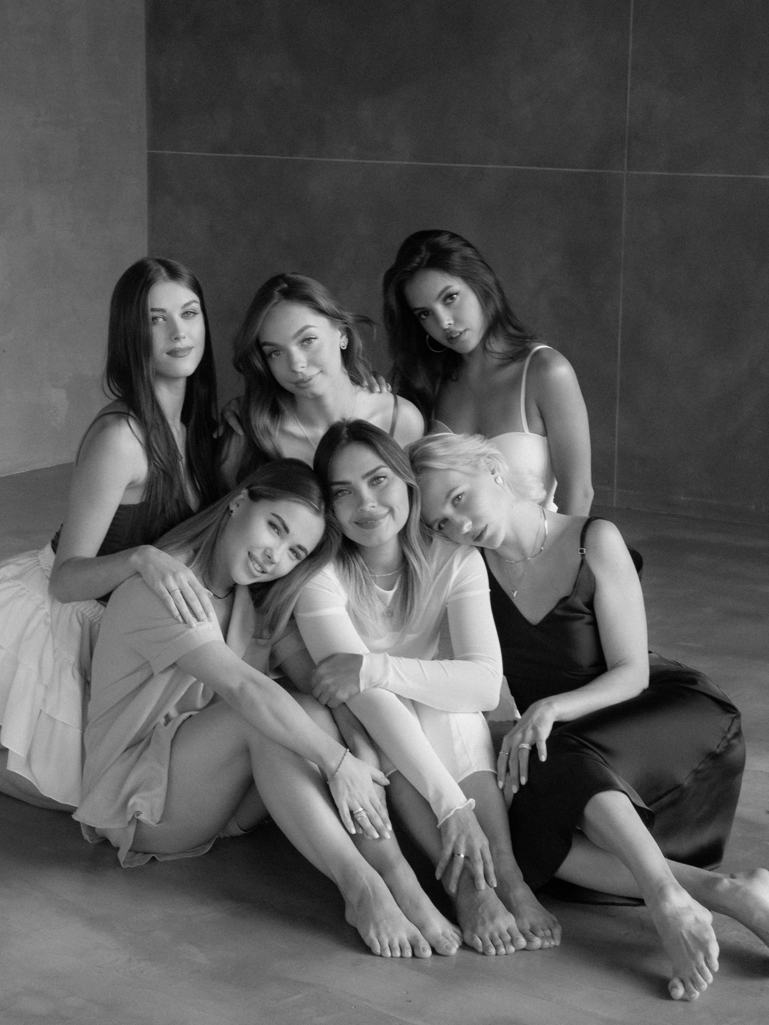 Коллектив. Танцевальная шоу-группа «GRANAT»