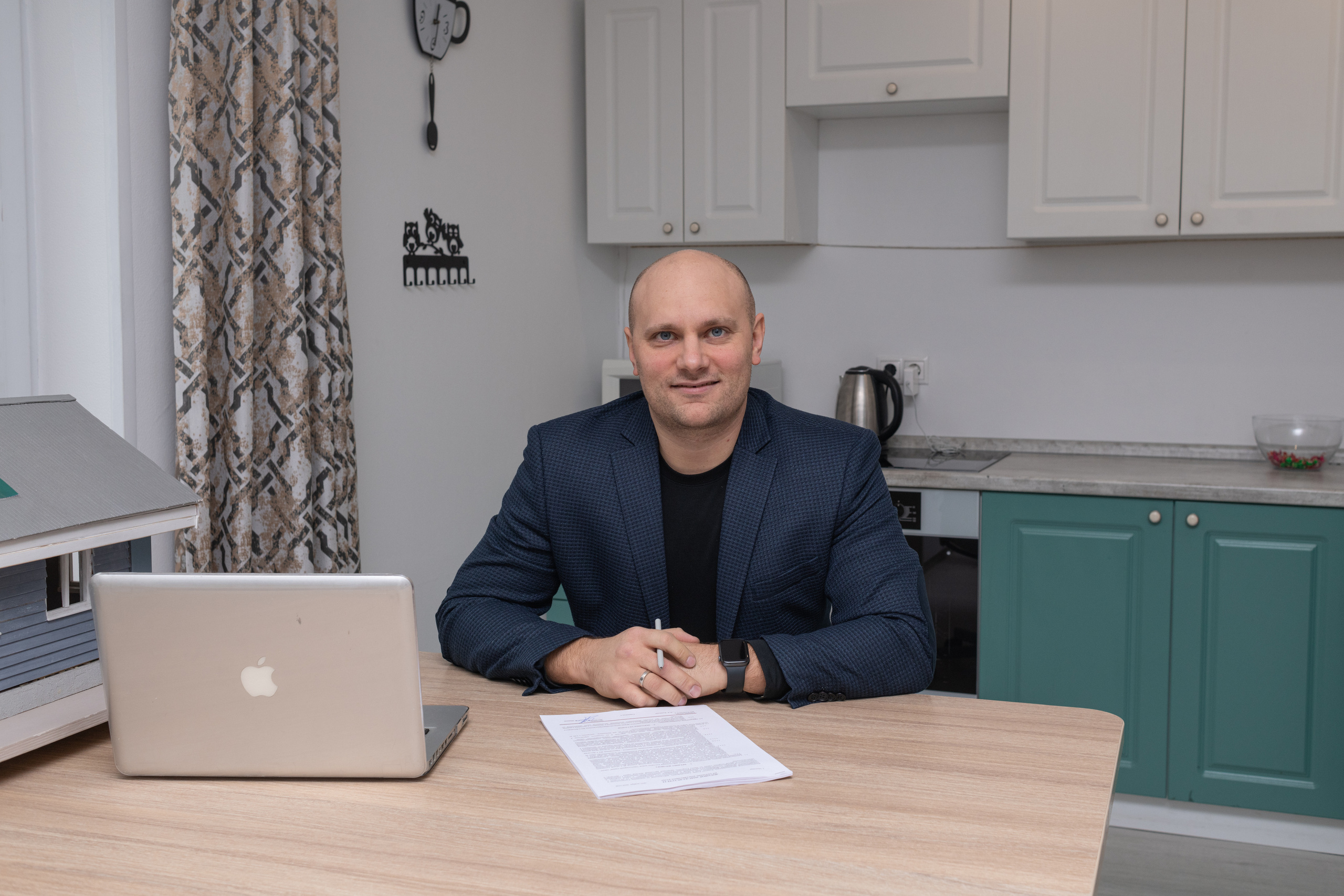 Фотосъёмка сотрудников, деловой женский и мужской портрет. Фотограф в Москве и области Синенкова Екатерина