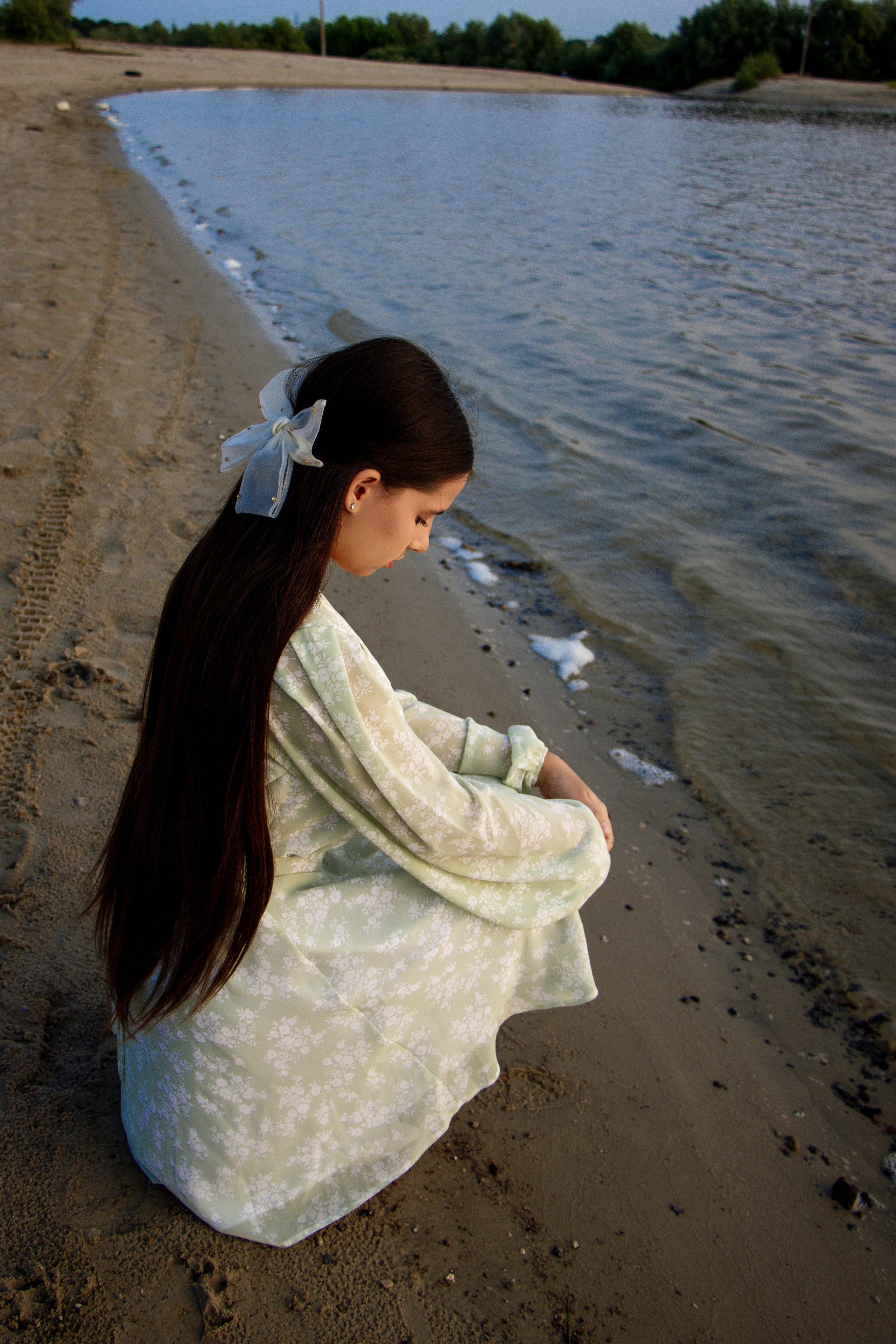 Эмилия у озера. Фотограф Татьяна Матрос