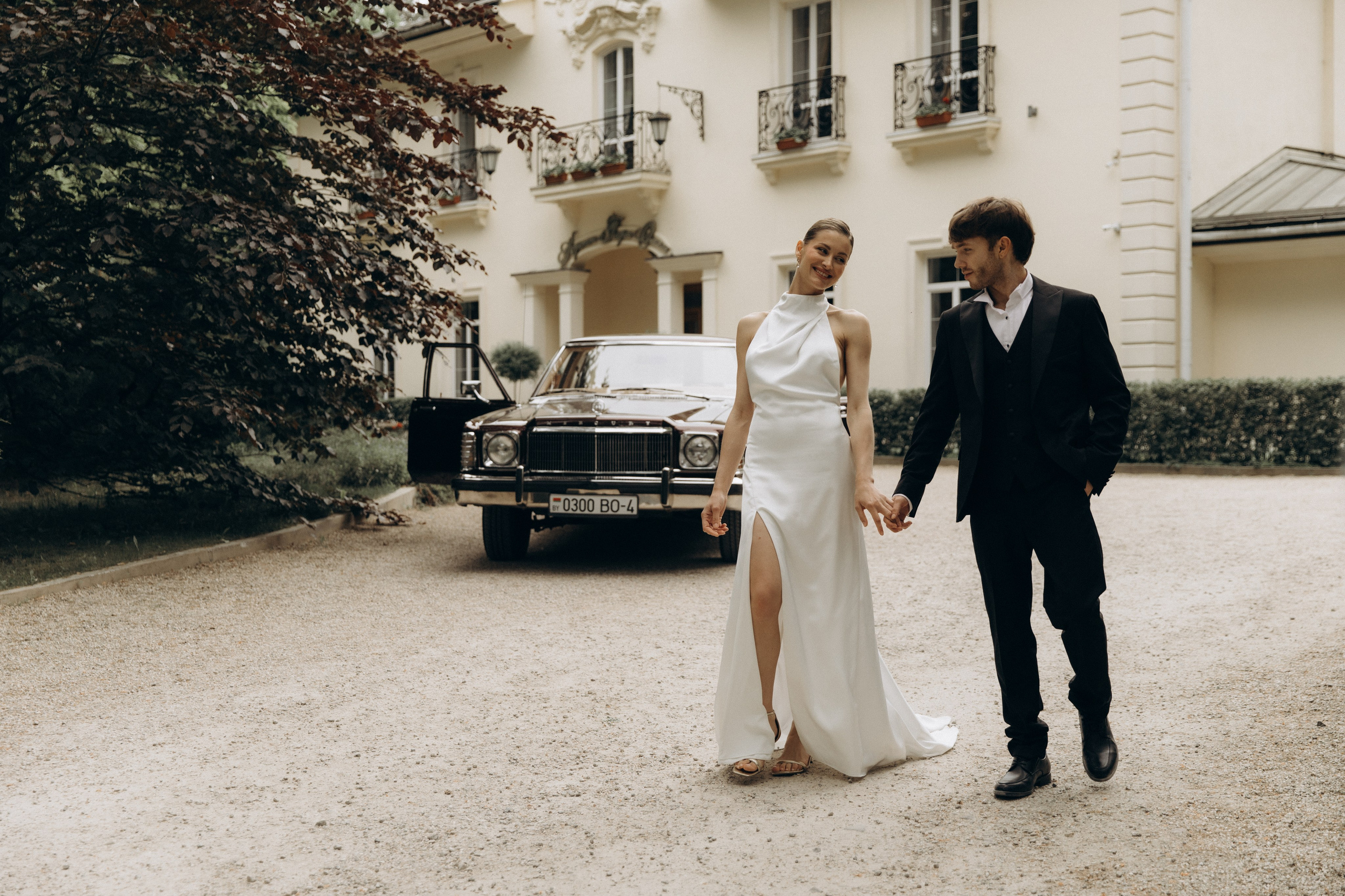 Свадебная фотосессия с ретро-автомобилем. Свадебный фотограф Москва Павел Фетисов