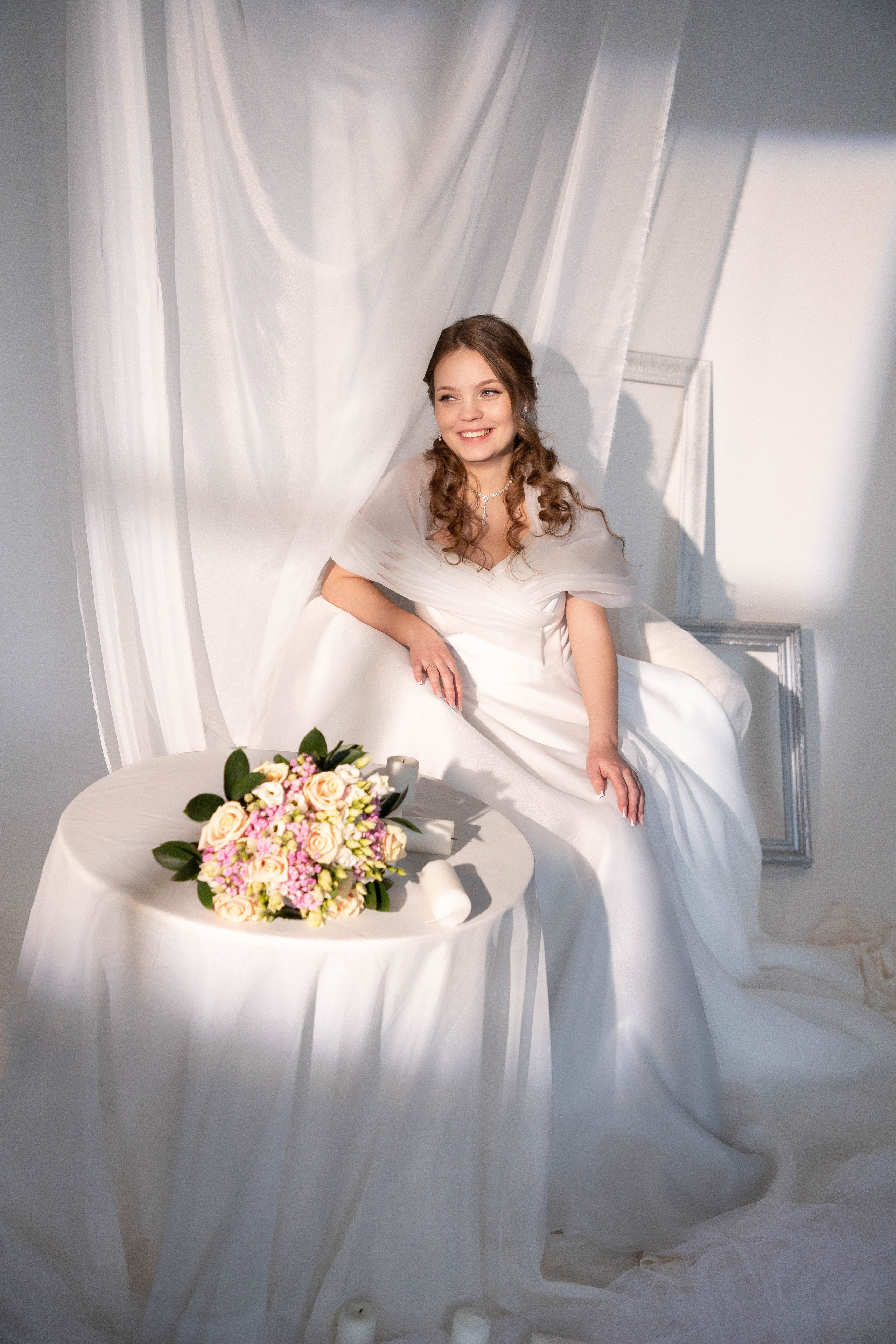Свадебная фотосессия в студии. Фотограф Анастасия Тихонова
