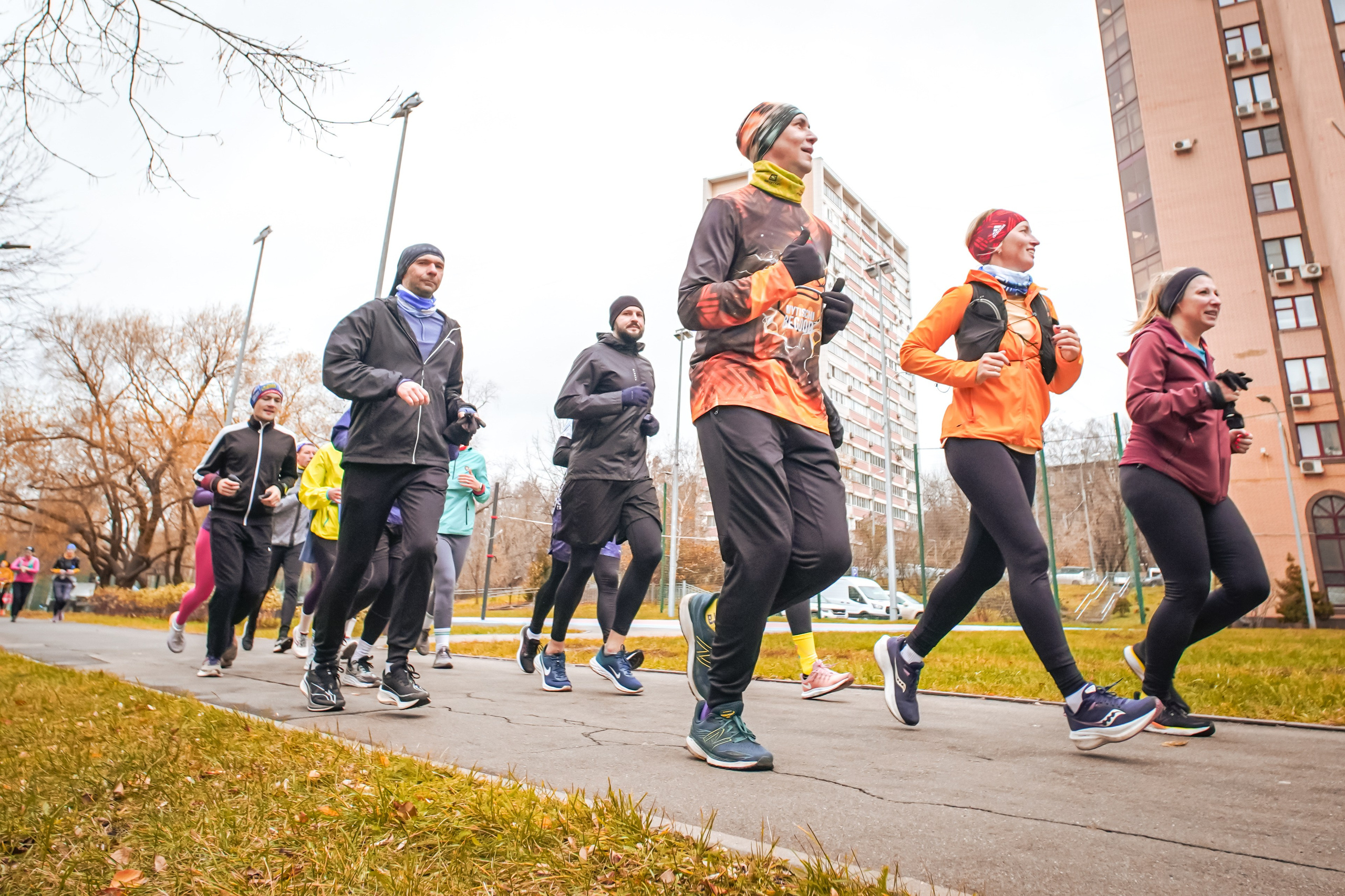 #марафонудома #яuzarun 2024 2-я петля, группа 6:30. Роман Капилюшов. Бег. Фото. Видео. г. Люберцы