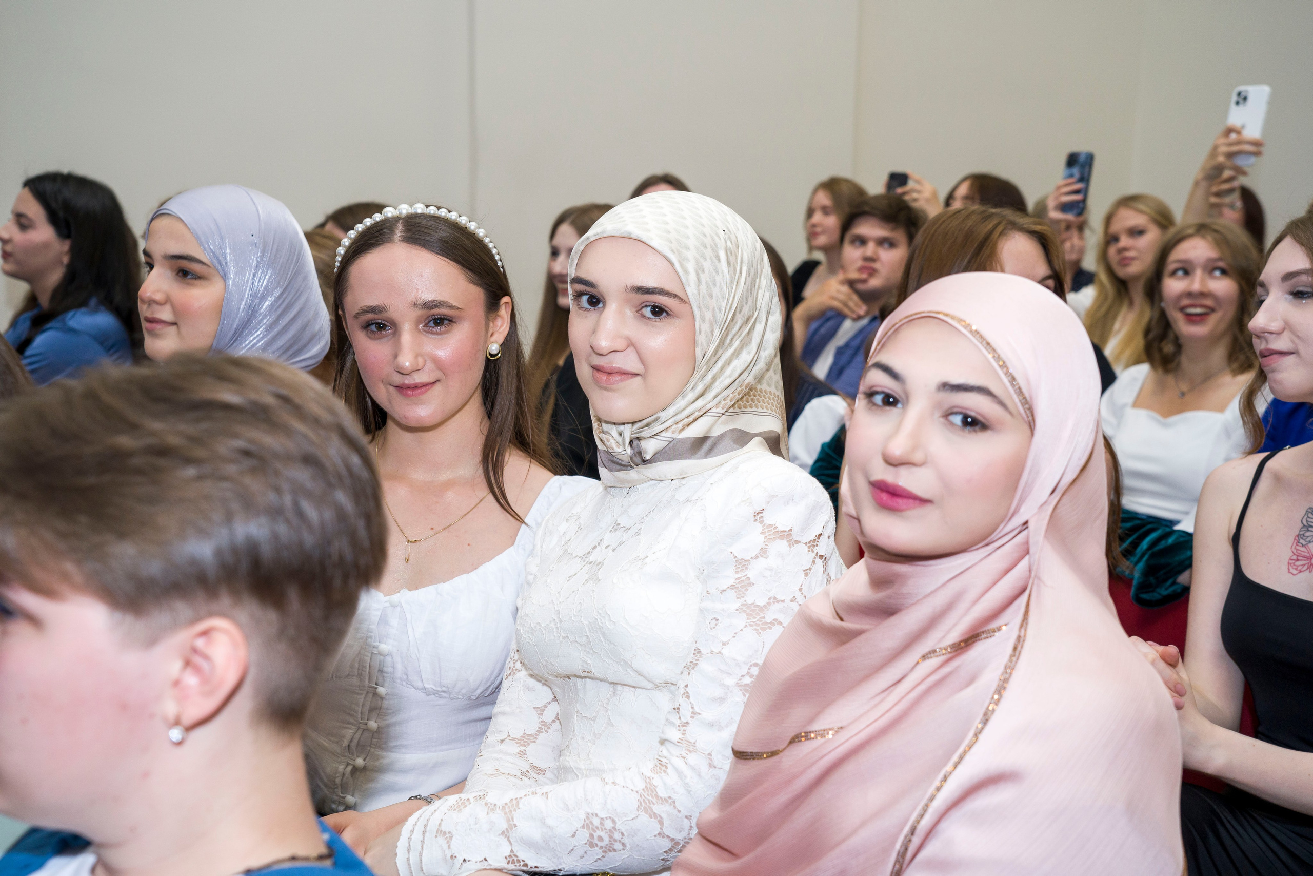 Выпускной в медколледже. Фотограф в Санкт-Петербурге. Репортажная и все съёмки для бизнеса