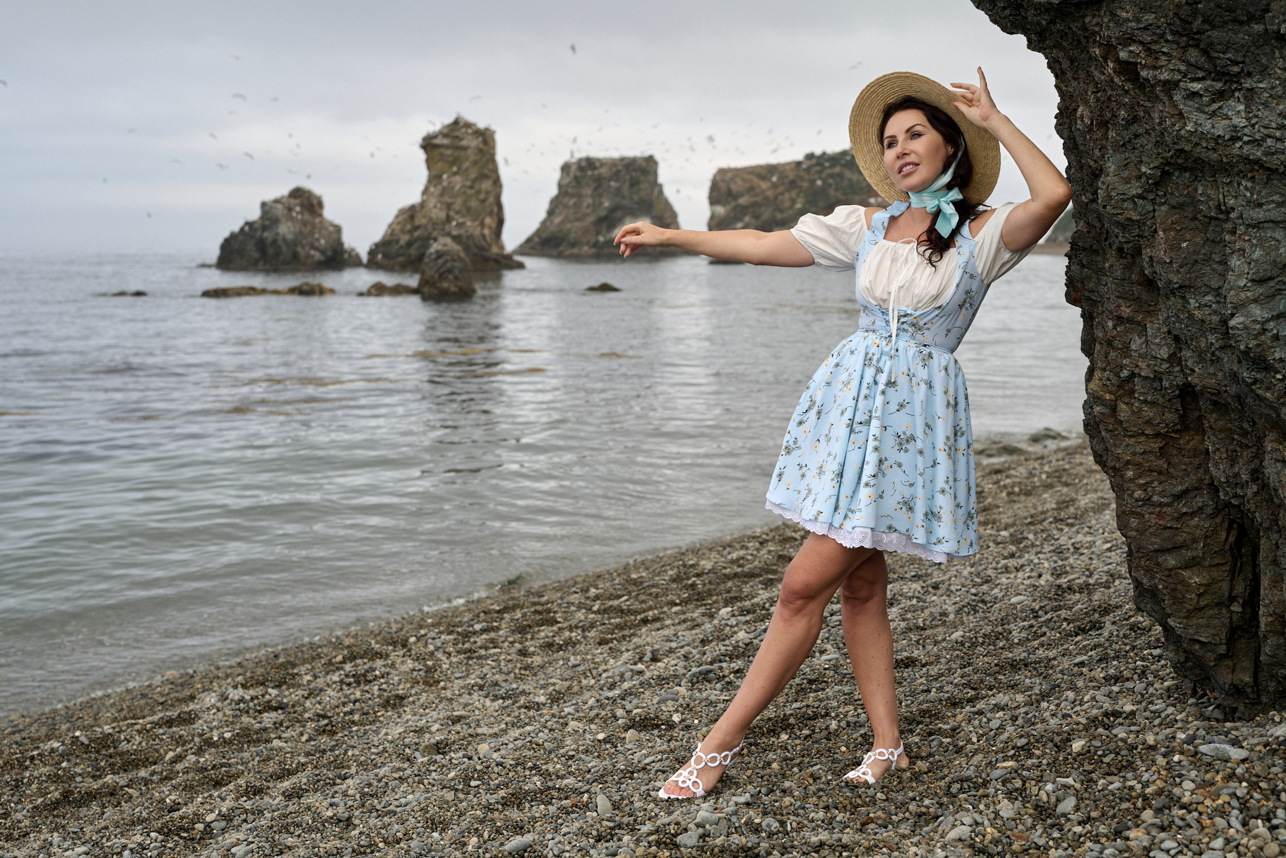 Собирание цветов на мысе Птичий (о.Сахалин). Фотограф Андрей Серенков