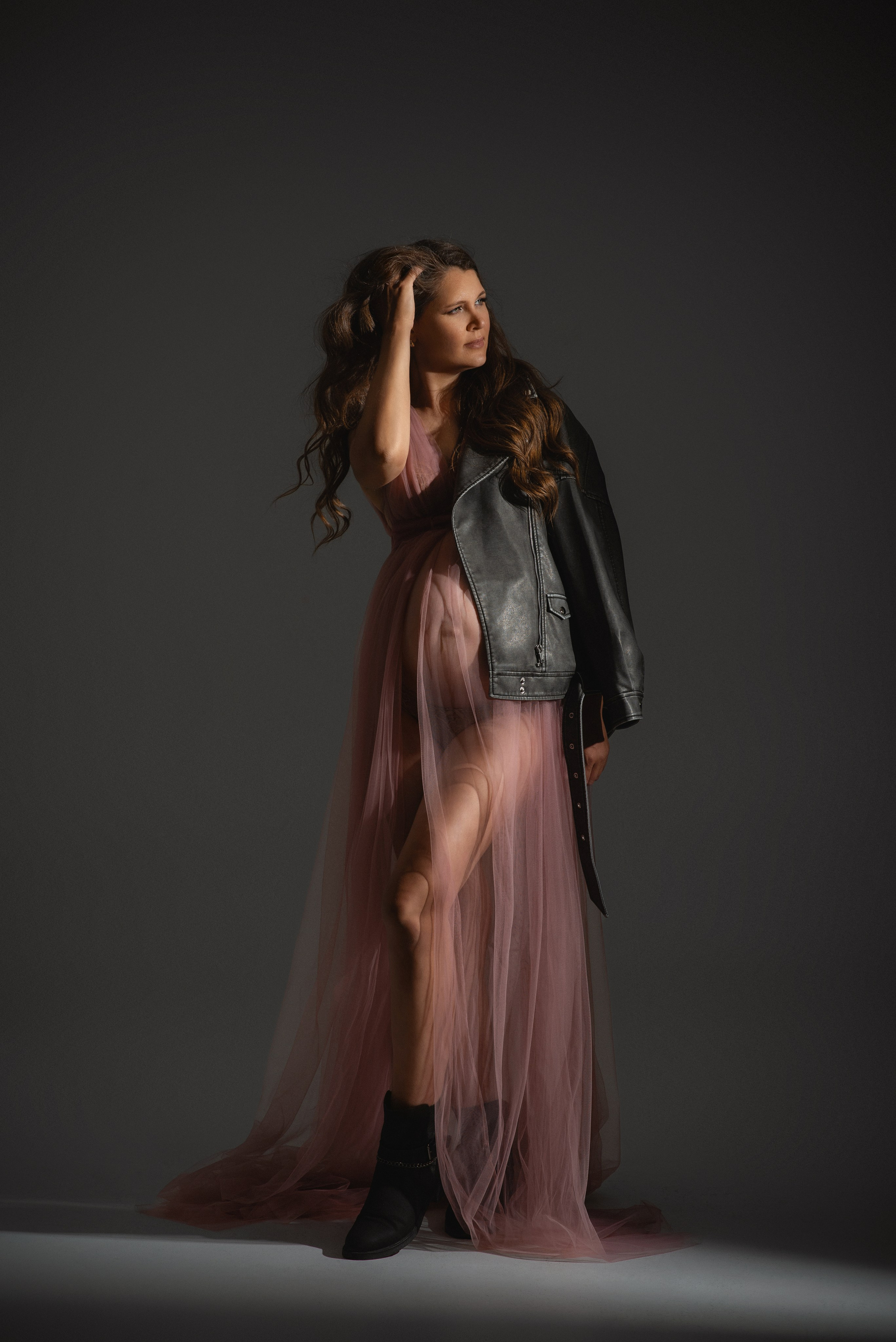 Фотосъемка беременности. Фотограф беременности, новорожденных и детей до года в Челябинске Волк