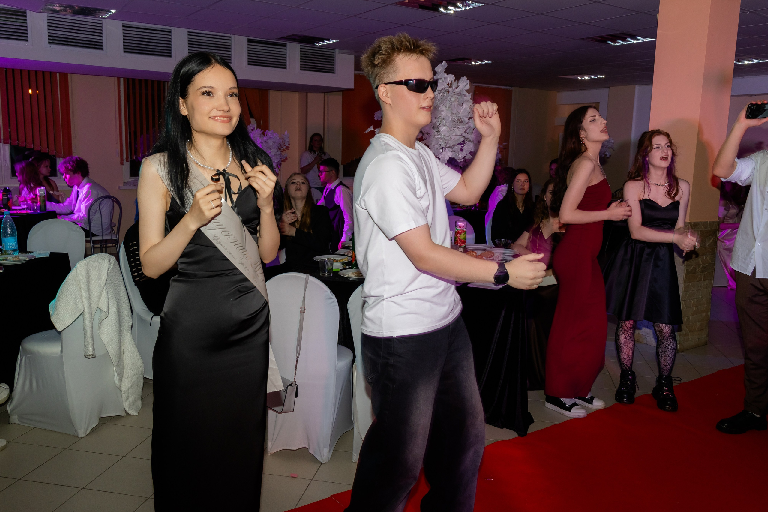 Школьный выпускной 2025 год в Минске, Беларуси. Свадебный фотограф в Минске/Беларуси Сергей Спиридонов