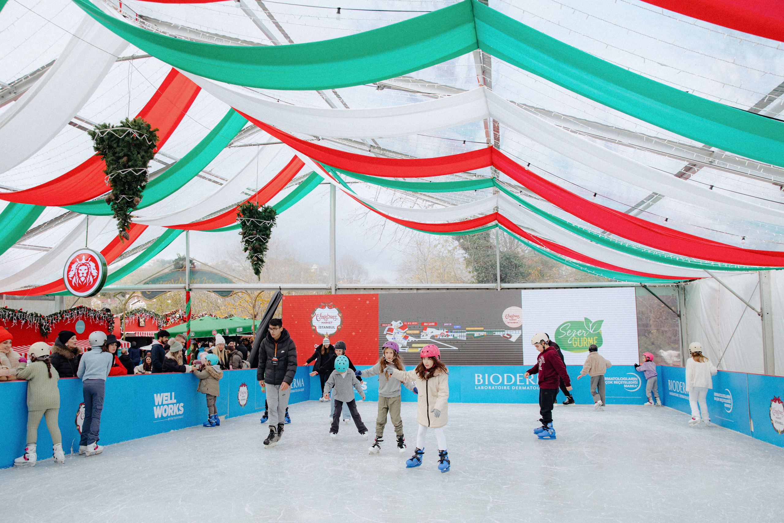 Christmas Market Istanbul. Свадебный и репортажный фотограф