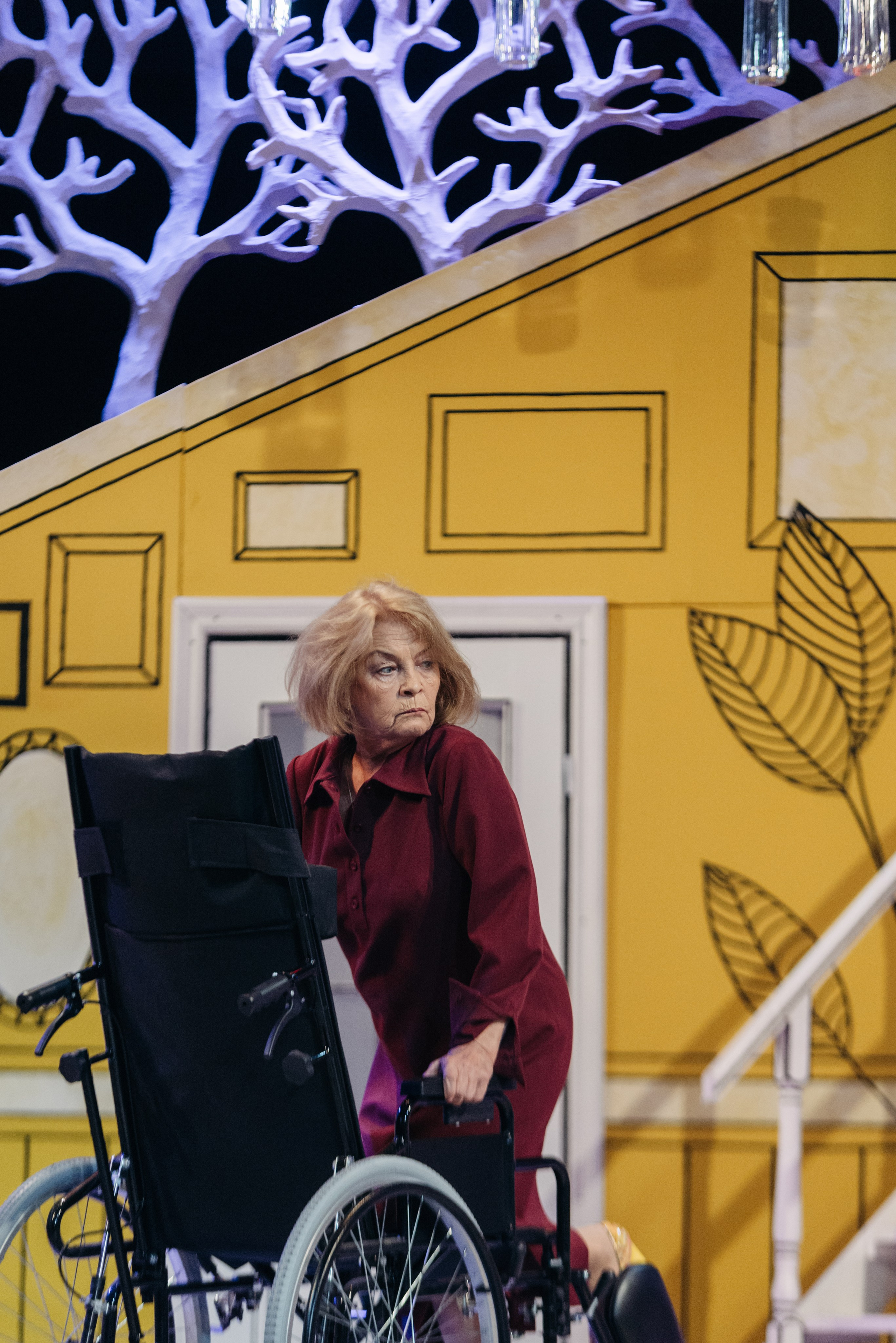 8 любящих женщин. Главная