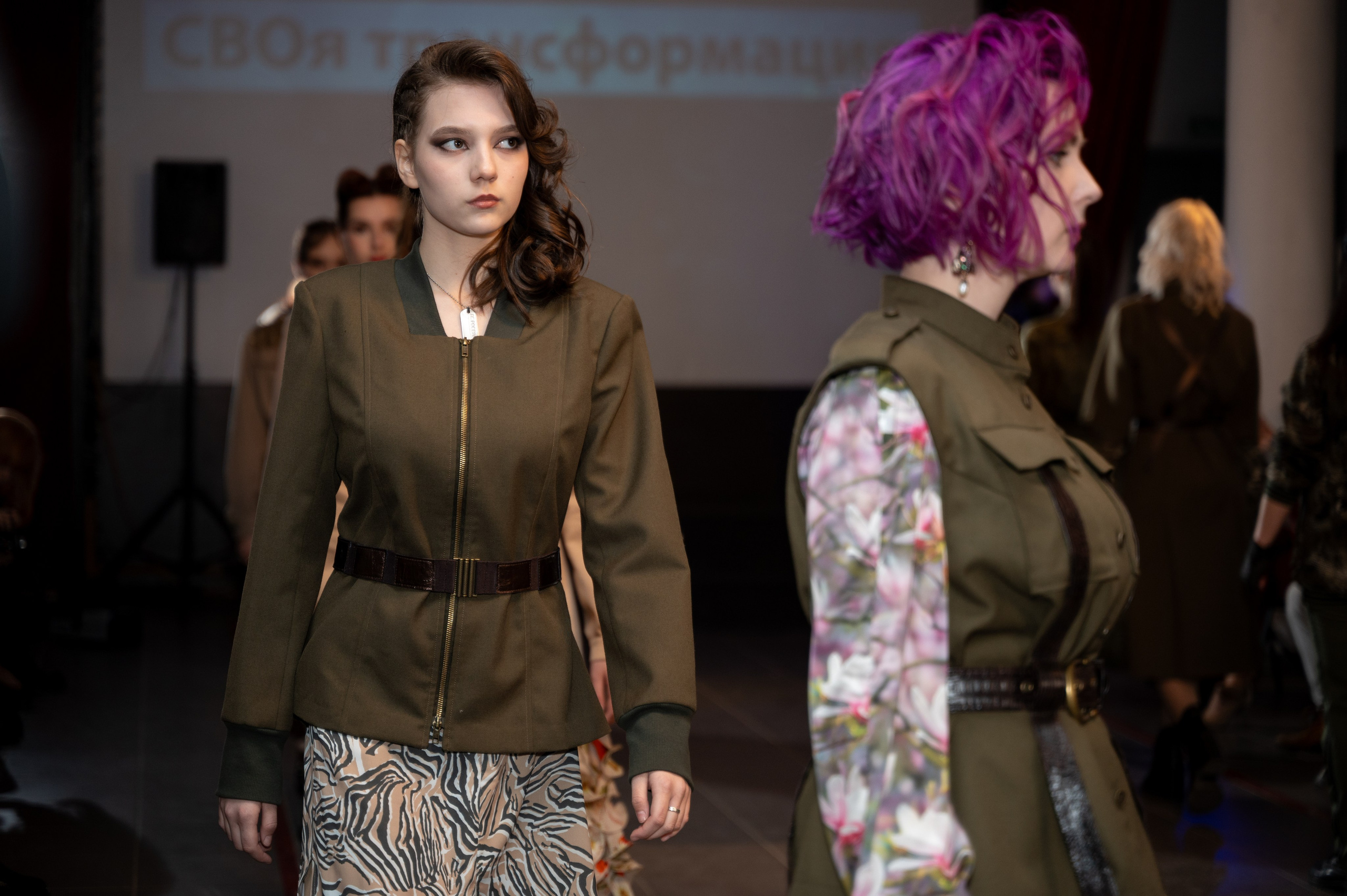 Закрытый показ милитари «Своя трансформация» дизайнера Юлии Бойченко | 24.04.2025. Фотограф в Омске Елизавета Кириллова