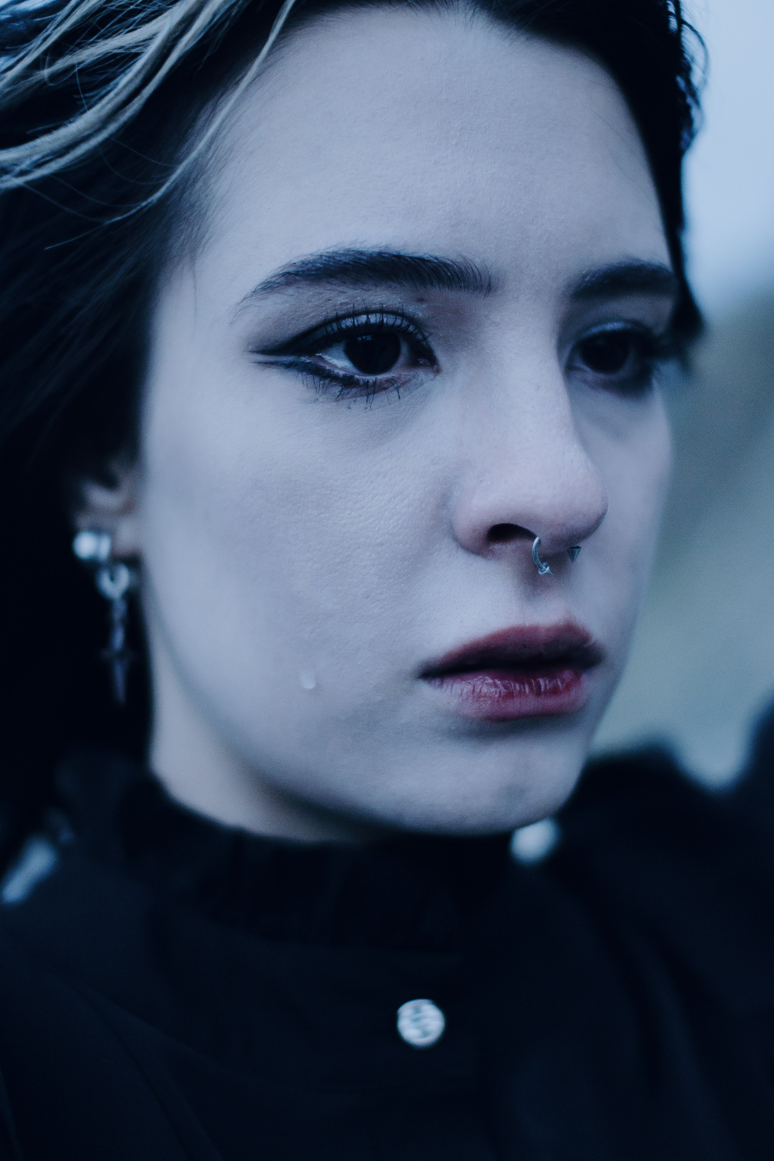 Съёмка у моря с оленьими рогами