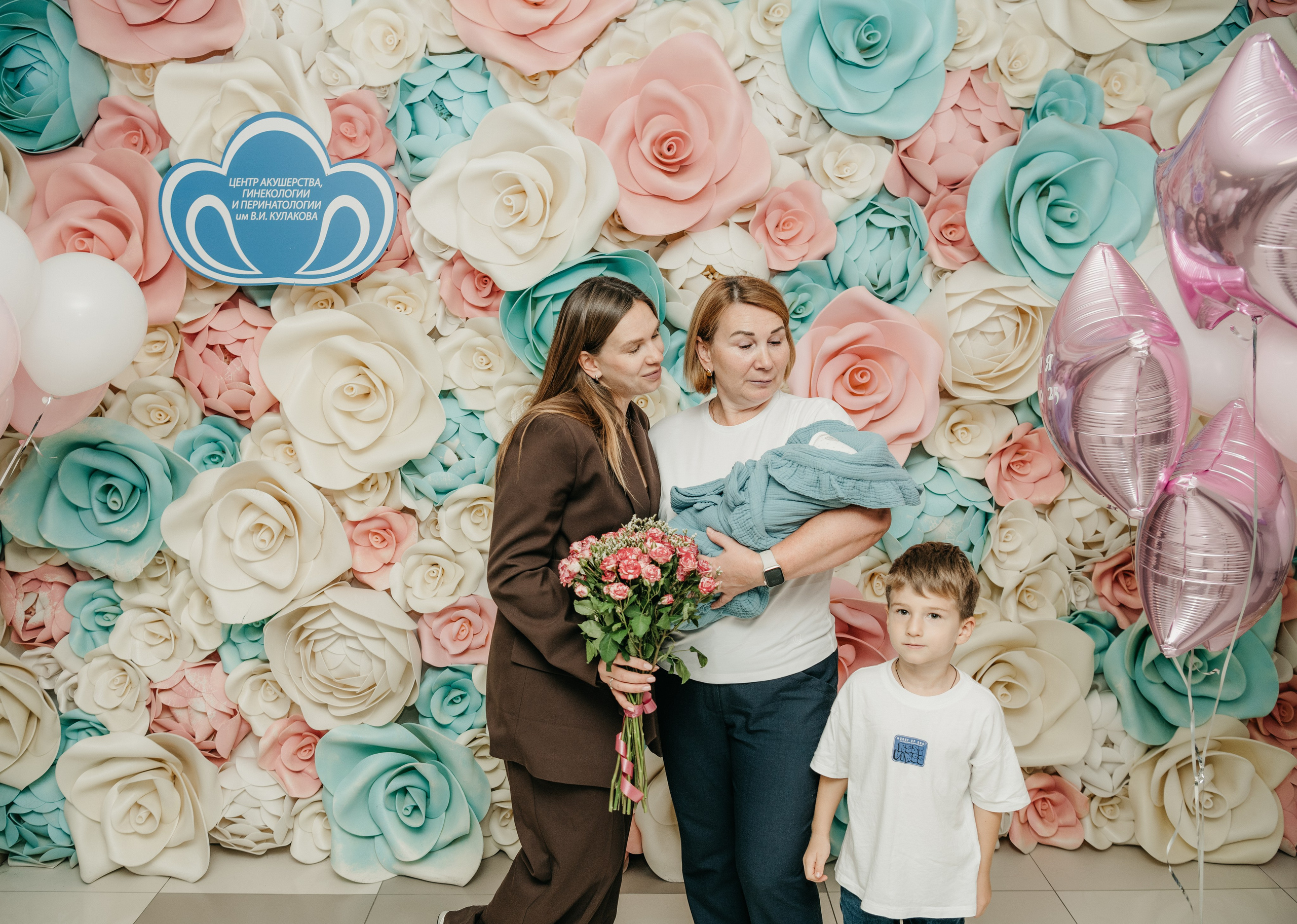 Выписка МИИ. НИИ КУЛАКОВА. Фотограф на выписку из роддома в Москве и МО