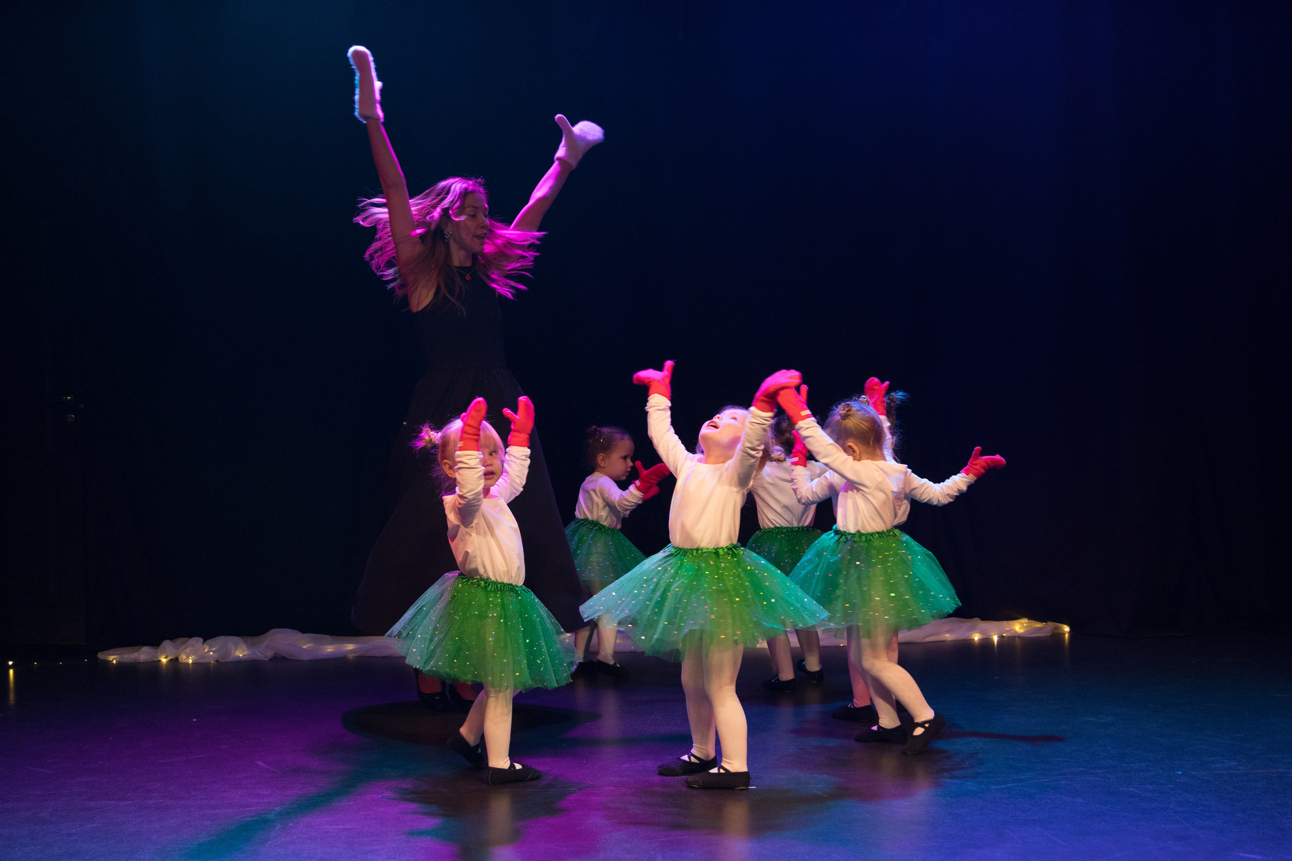 Отчетный танцевальный концерт детей 2-7 лет. Детский и контент фотограф Надя Волкова Санкт-Петербург