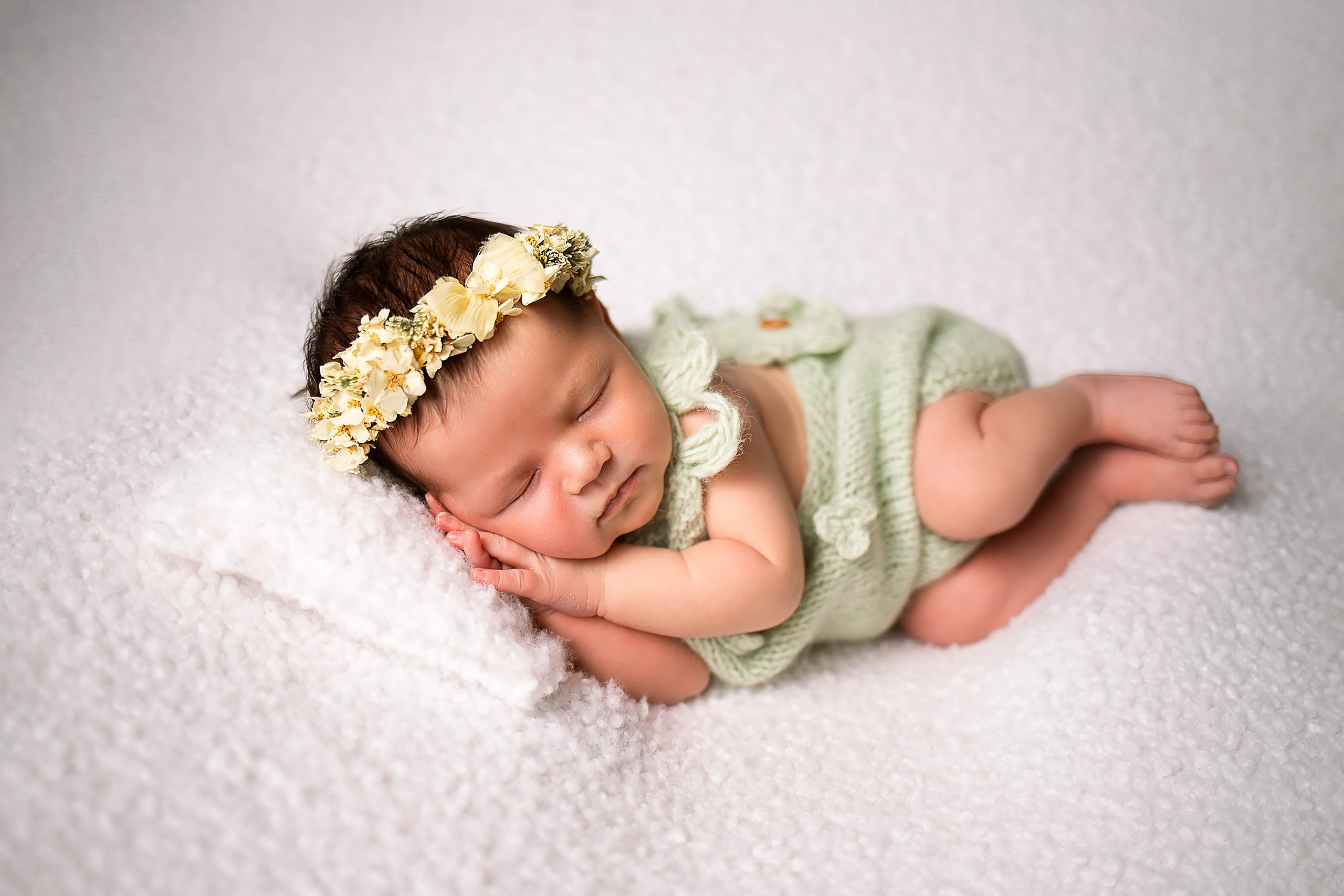 Фотосессия новорожденного. Фотограф новорожденных в Новосибирске