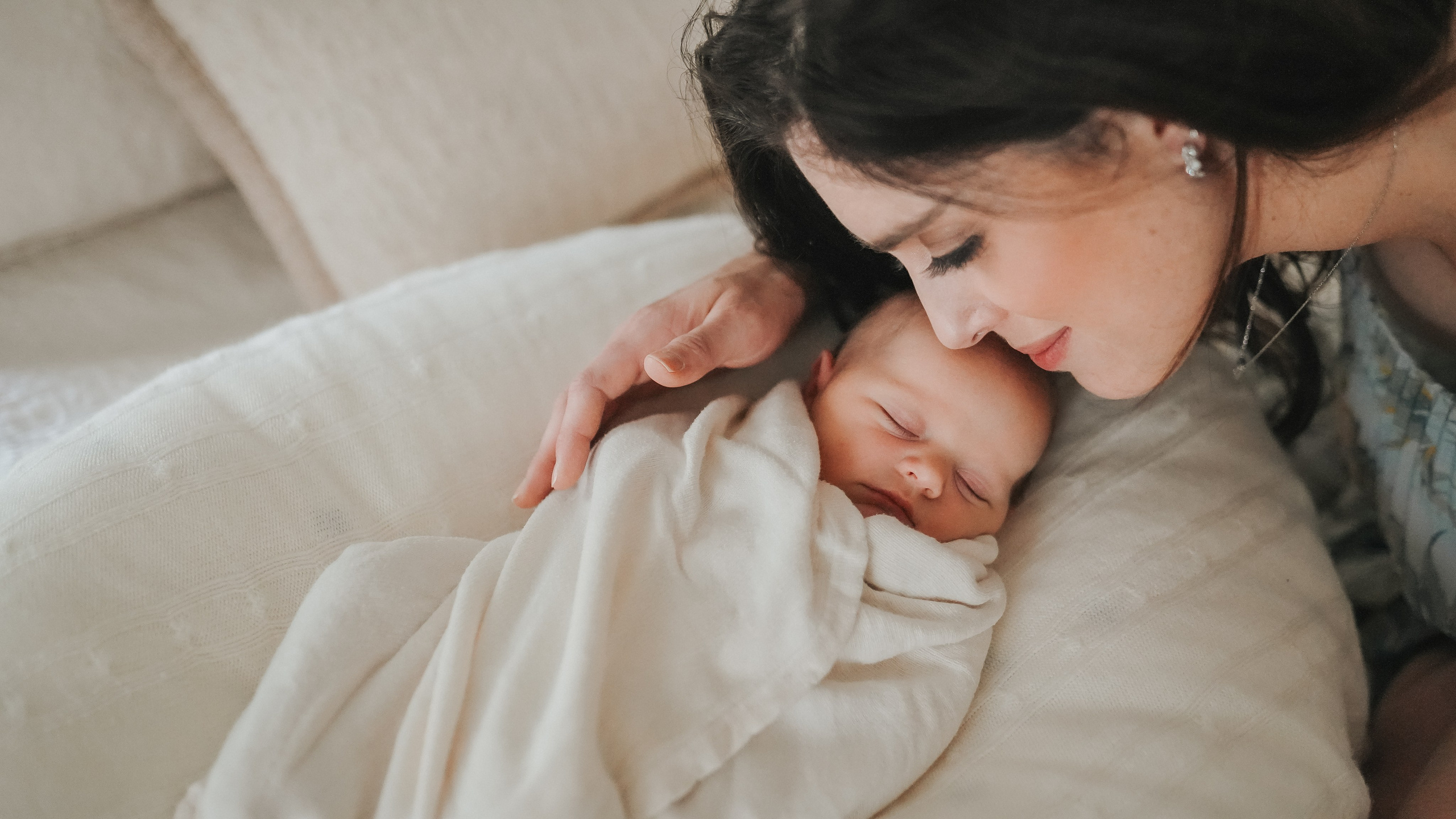 Hospital Bag Checklist for Photogenic First 48 Hours | East Bay Fresh 48 Photographer