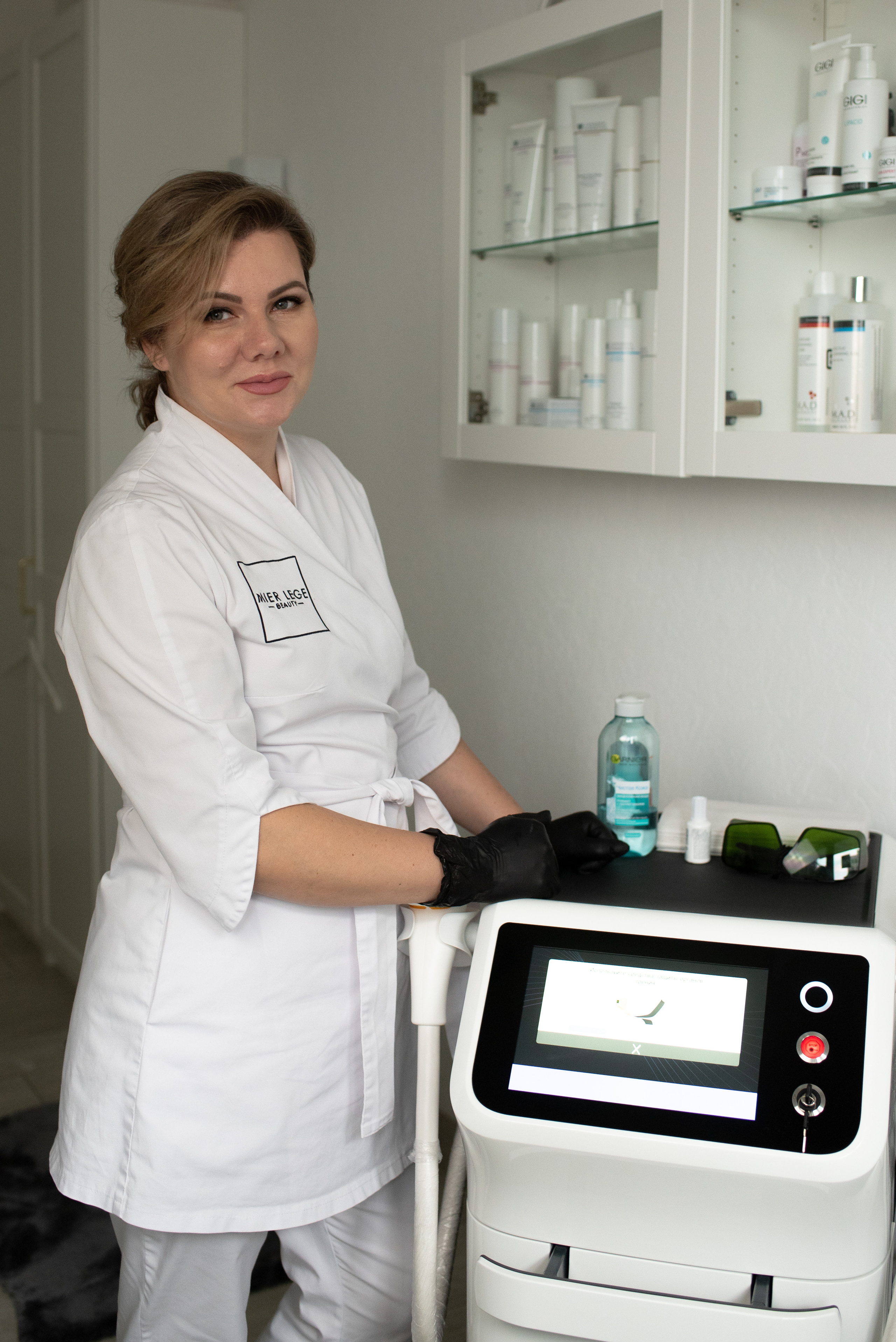 Косметолог. Бренд контент фотограф Виктория Мурга, Москва и Зеленоград