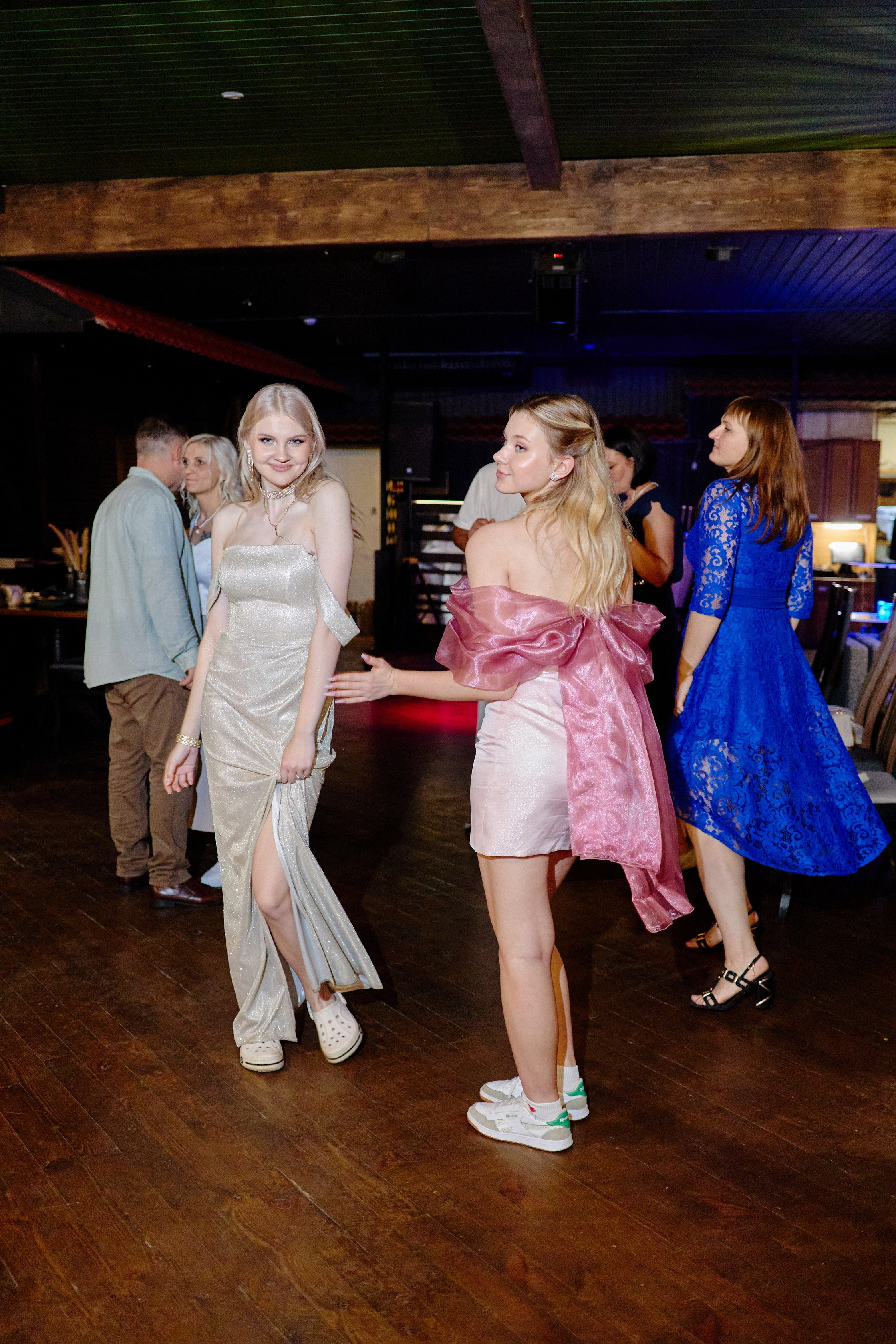 Выпускной 35 Сош. Фотограф Выпускные альбомы Таганрог Сергей Коробченко