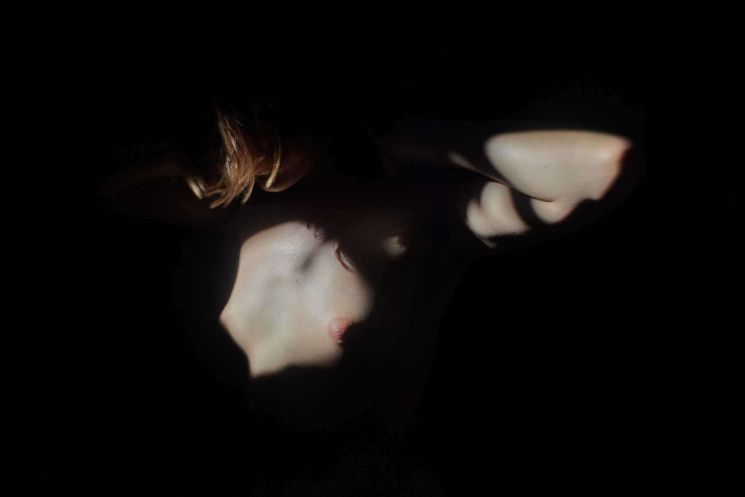 «Обнаженный свет» 18+. Арт-фотограф во Владивостоке Дмитрий Осипчук