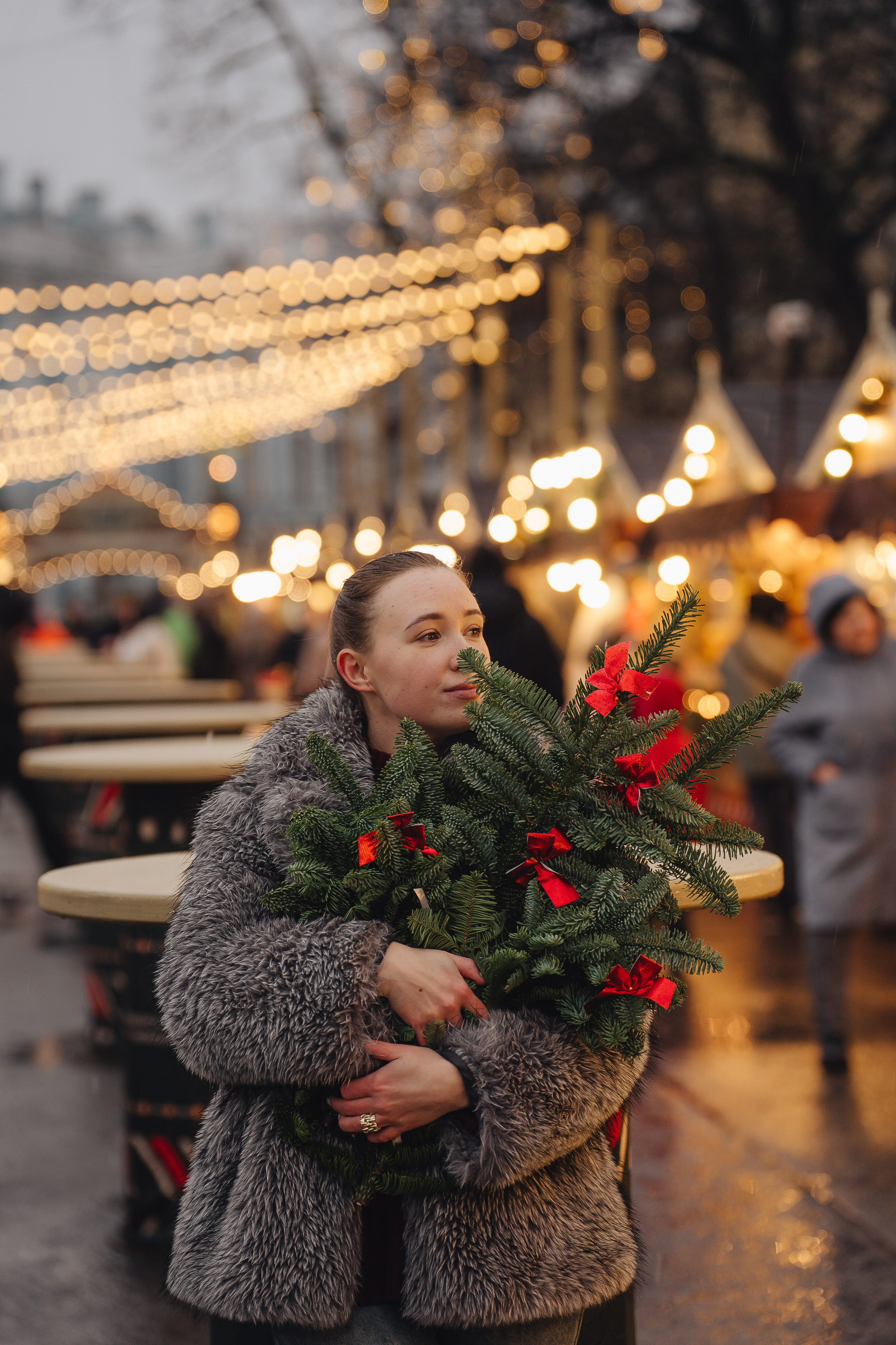 ПРОГУЛКА НА МАНЕЖНОЙ ПЛОЩАДИ ДЛЯ ДЕВУШКИ ПЕРЕД НОВЫМ ГОДОМ (НОВОГОДНЯЯ ФОТОСЕССИИЯ НА МАНЕЖНОЙ ПЛОЩАДИ). Профессиональный фотограф, Санкт-Петербург — Виктория Богомолова