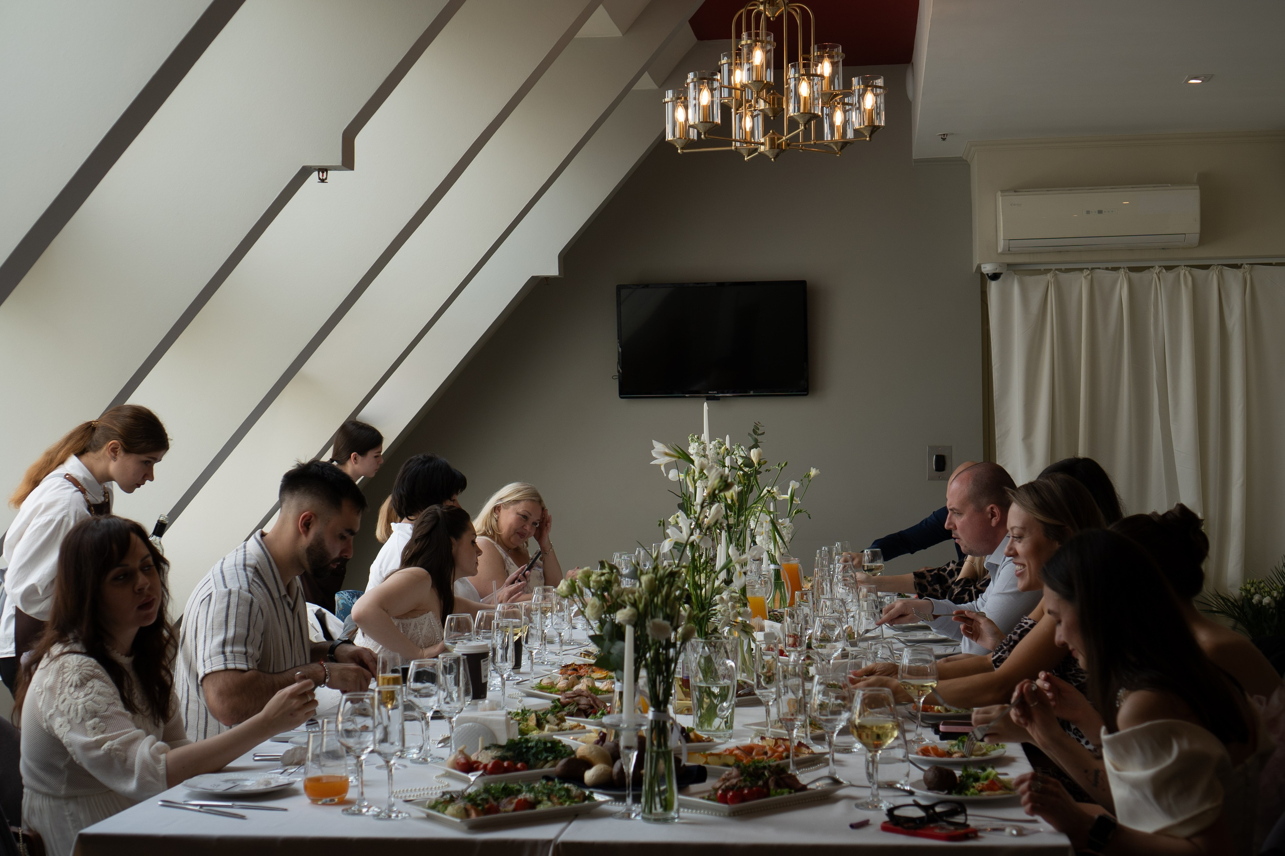 СВАДЕБНЫЙ БАНКЕТ НА ВЛАДИМИРСКОЙ В САНКТ-ПЕТЕРБУРГЕ (КАМЕРНАЯ СВАДЬБА). Профессиональный фотограф, Санкт-Петербург — Виктория Богомолова