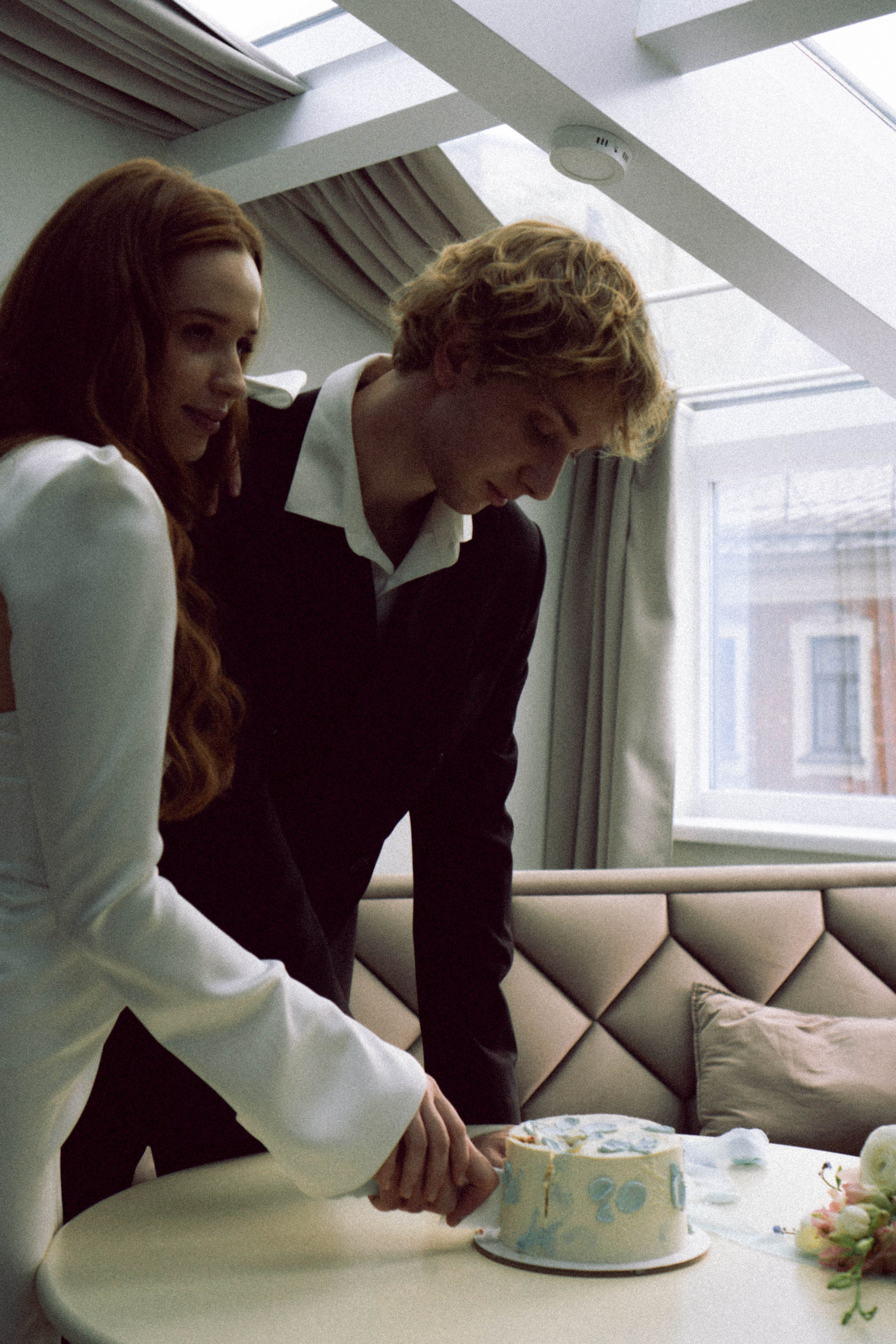 СВАДЕБНАЯ СЬЕМКА В ОТЕЛЕ. СБОРЫ ЖЕНИХА И НЕВЕСТЫ И ТАКЖЕ ТОР И ПОДГОТОВКА К ПРОГУЛКЕ. Профессиональный фотограф, Санкт-Петербург — Виктория Богомолова