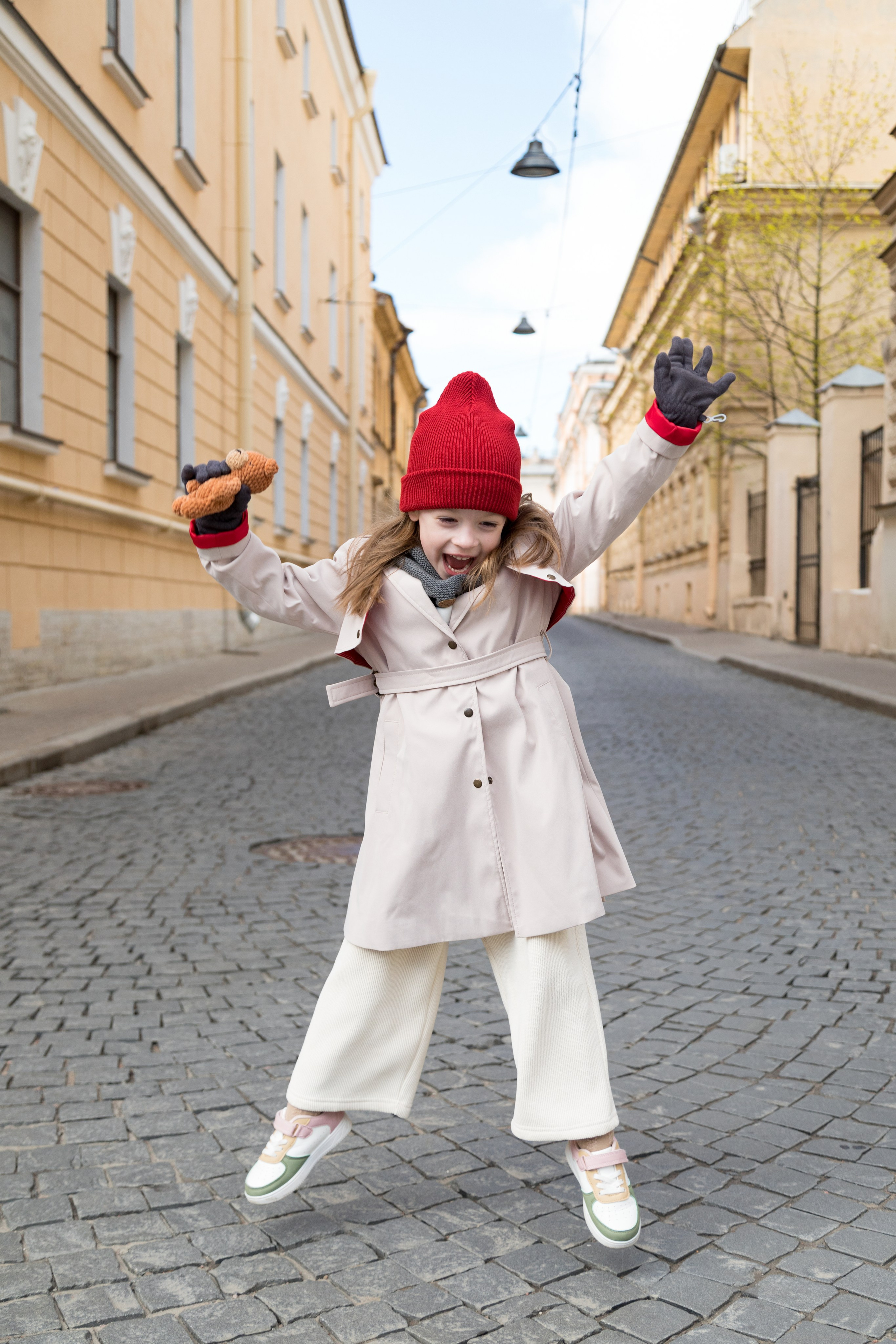 Весенняя фотопрогулка папы и дочки на Васильевском острове. Детский и контент фотограф Надя Волкова Санкт-Петербург