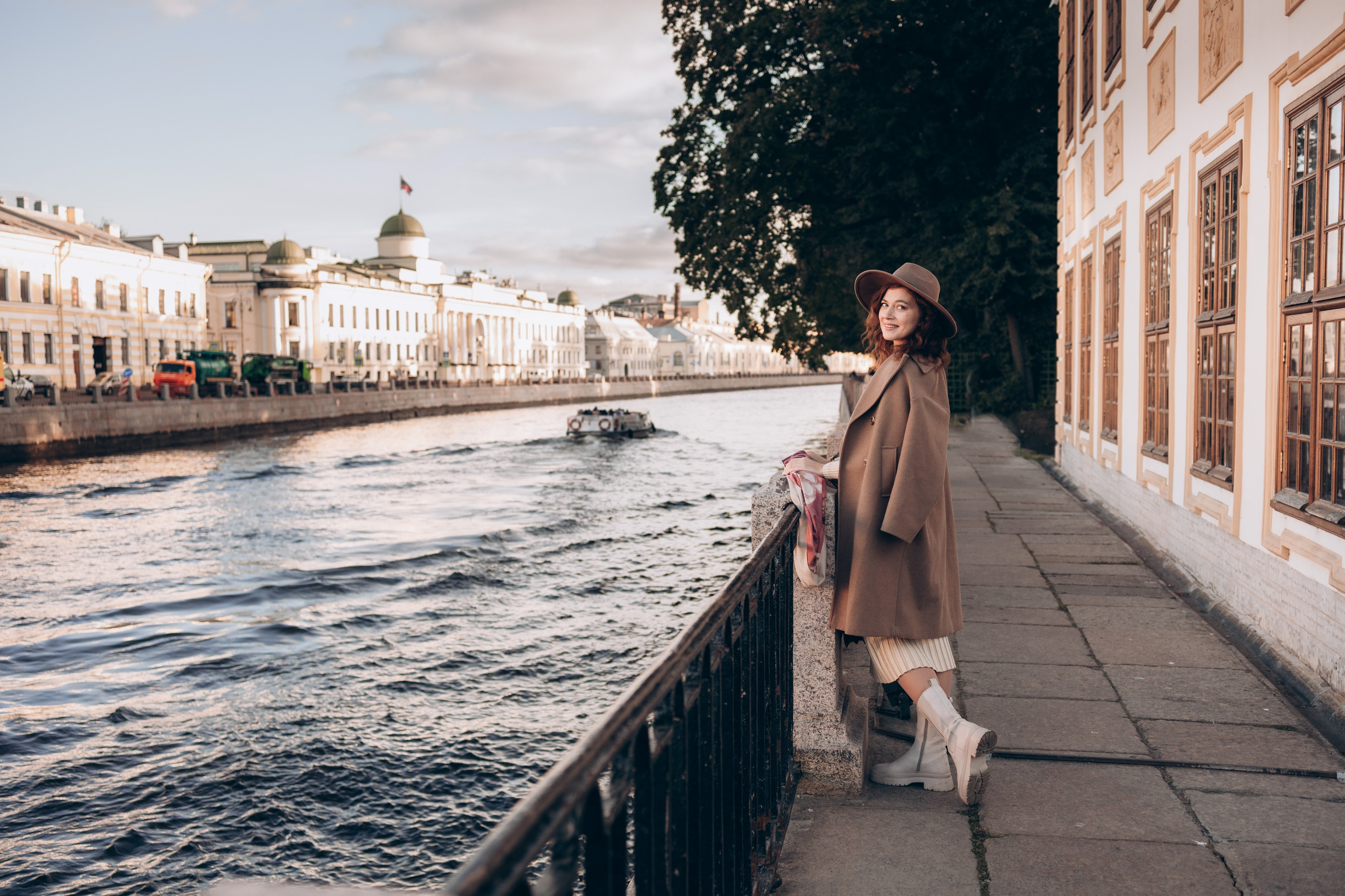 Женская осенняя фотосессия в Летнем саду. Семейный и детский фотограф в Санкт-Петербурге Павлова Елена