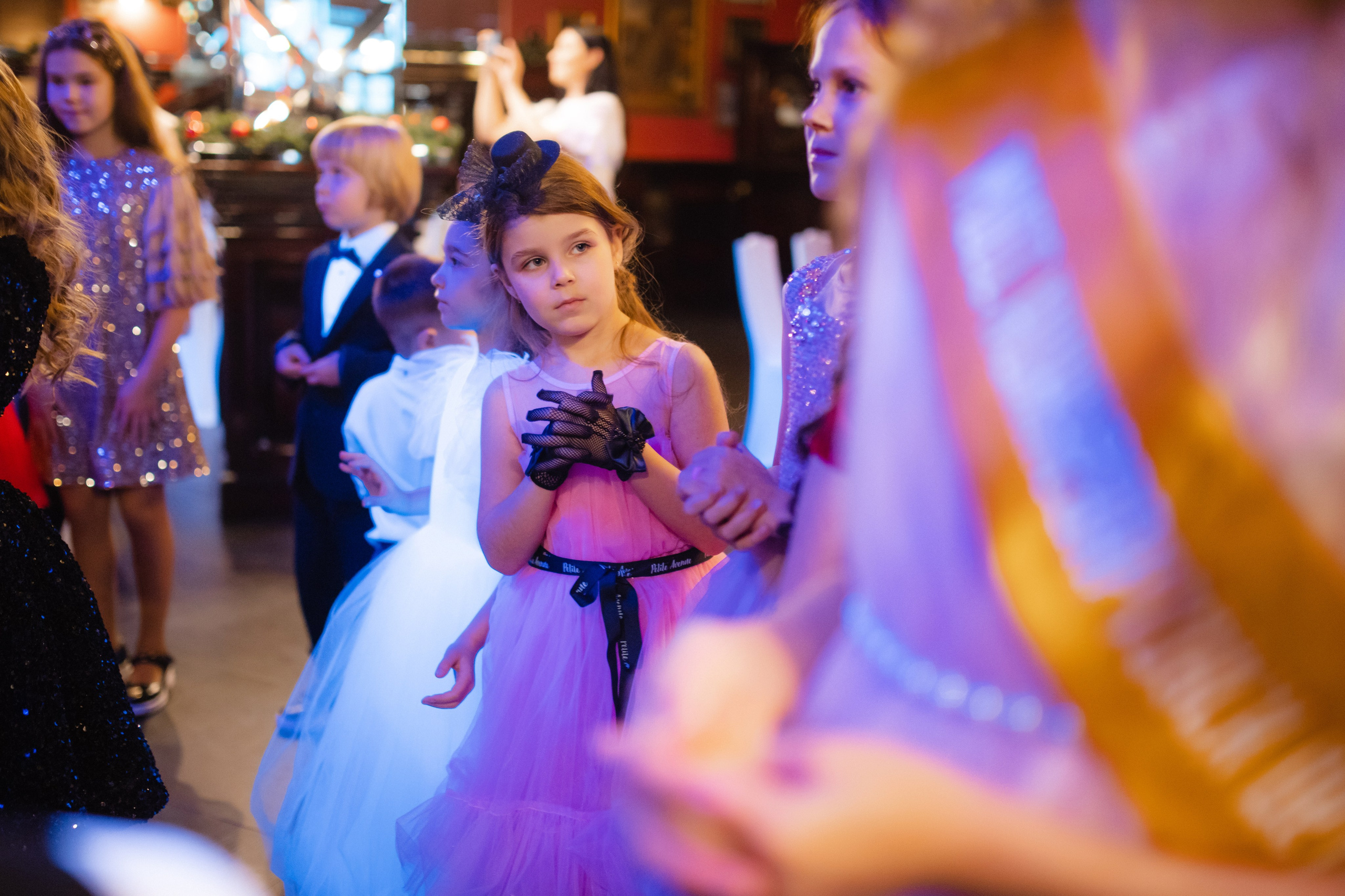 Автограф дети. Новогоднее мероприятие. Роман Урумбаев фотограф Нижневартовск