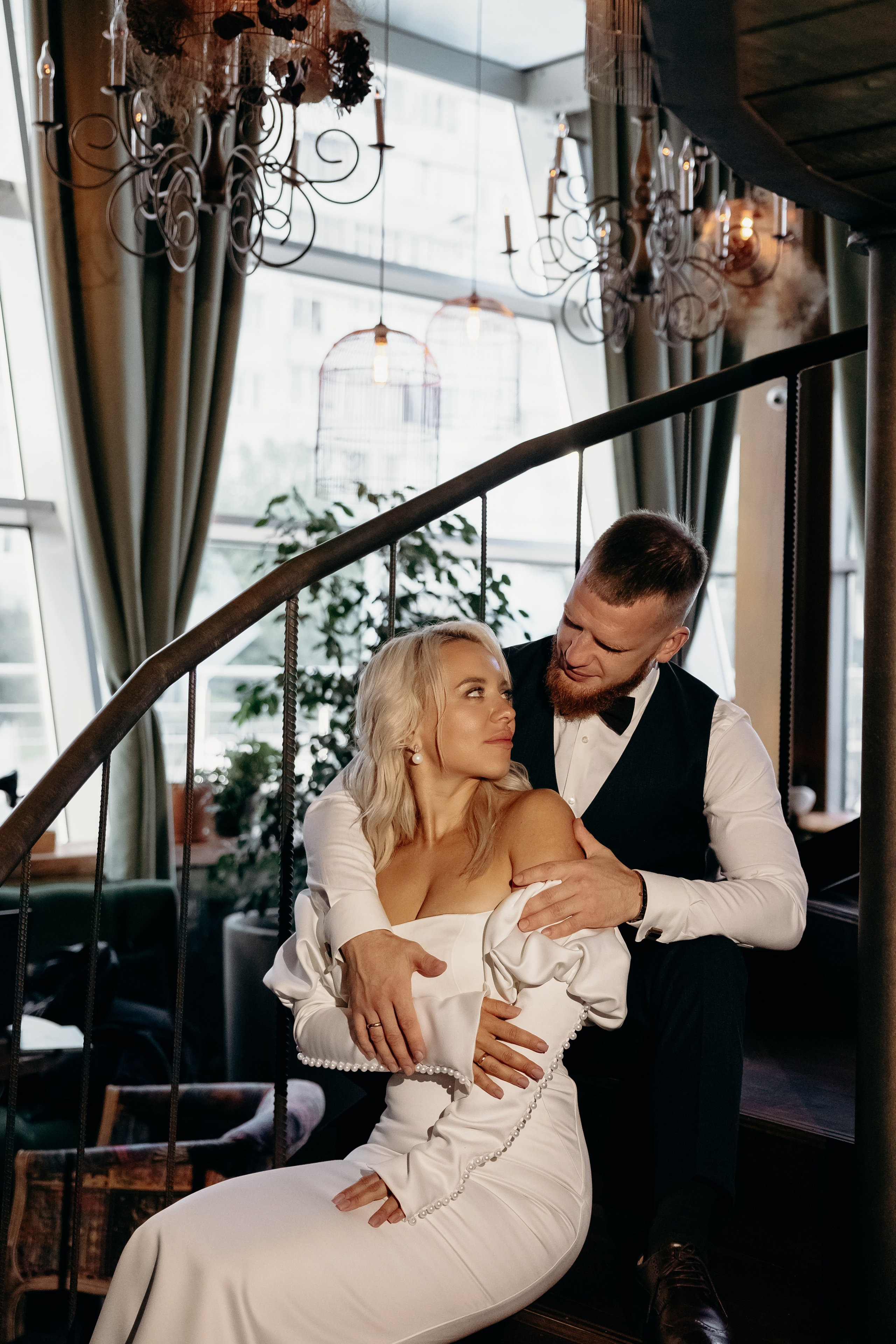 Александр и Елена (сборы, ресторан). Фотограф свадебный семейный в Красноярске Шукшина Наталья