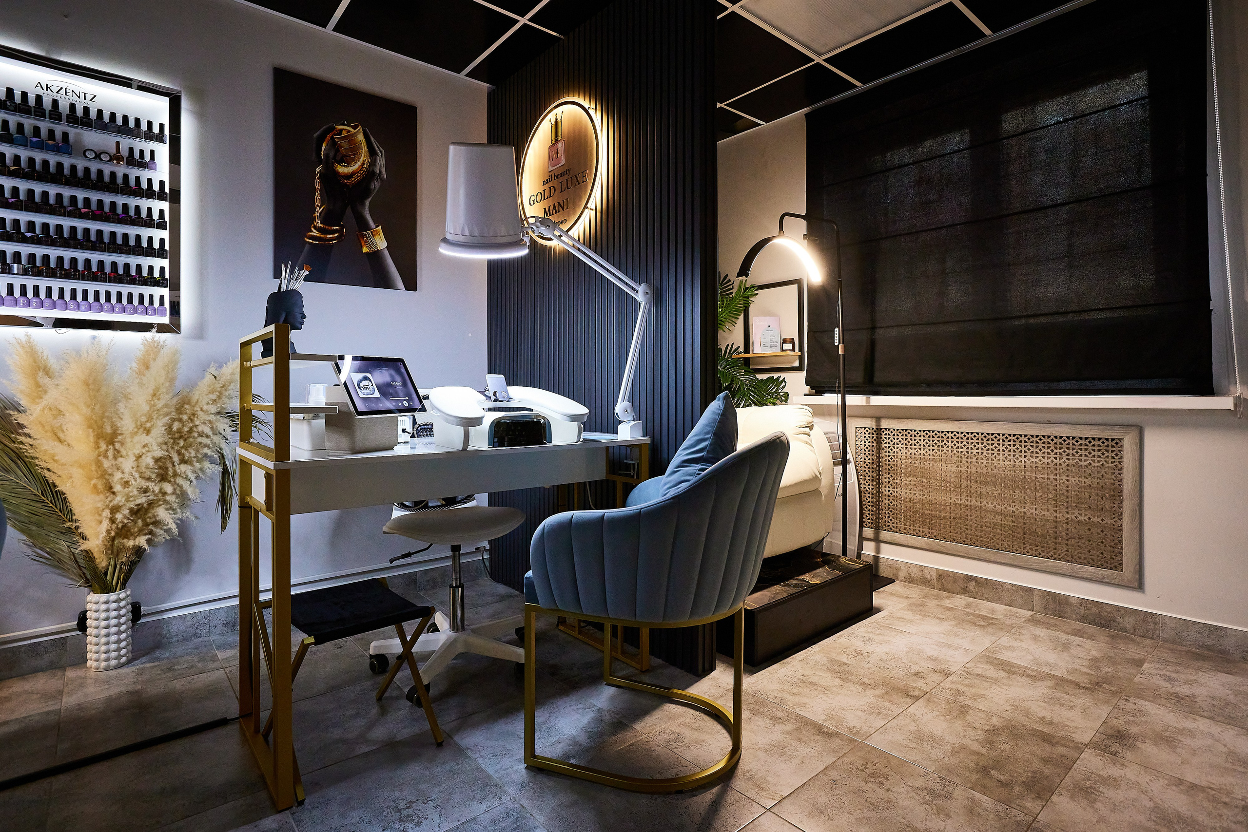 Gold Luxe Mani. Фотограф Анастасия Леонтьева Санкт-Петербург