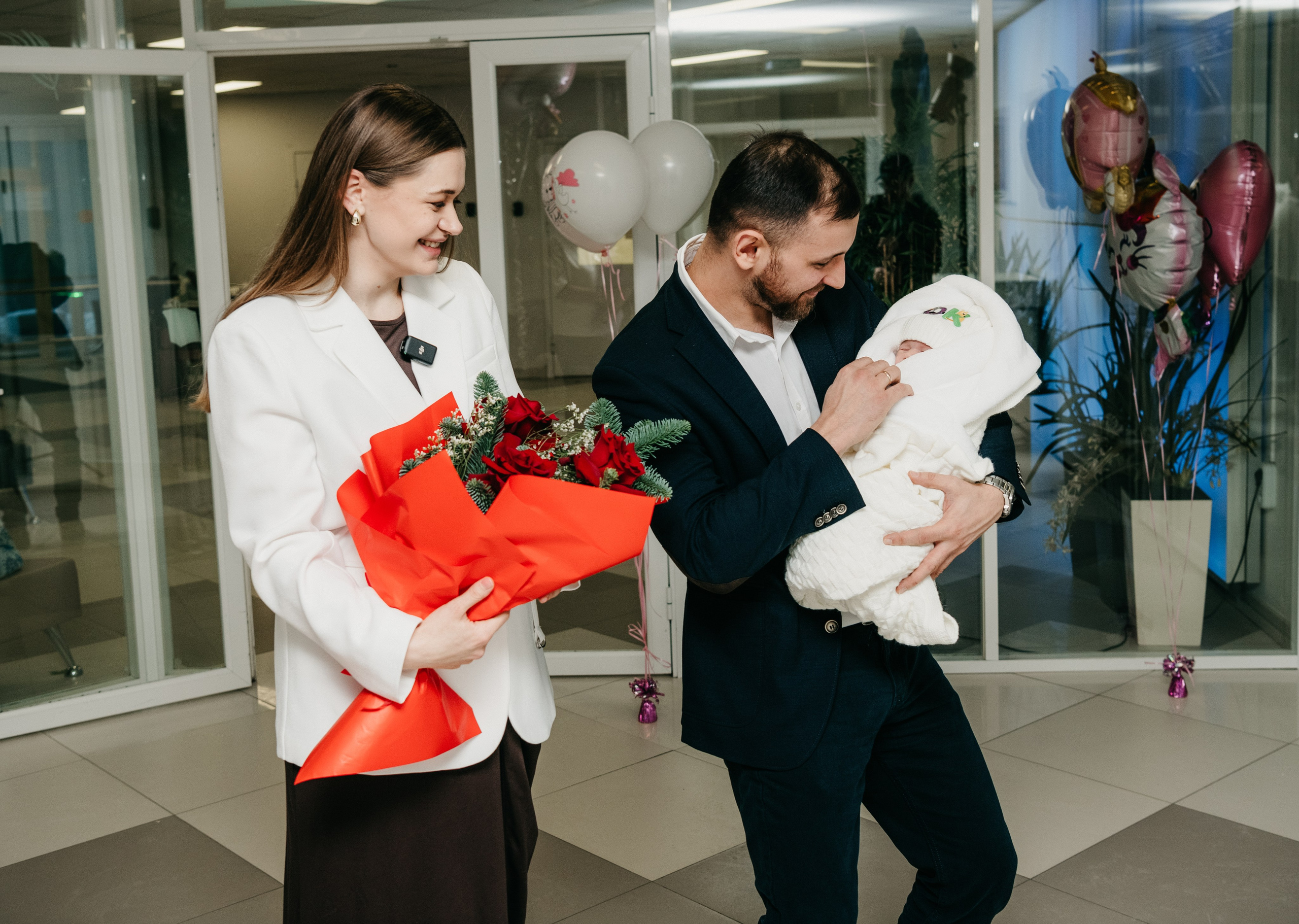 Выписка Авроры. НИИ КУЛАКОВА. Фотограф на выписку из роддома в Москве и МО