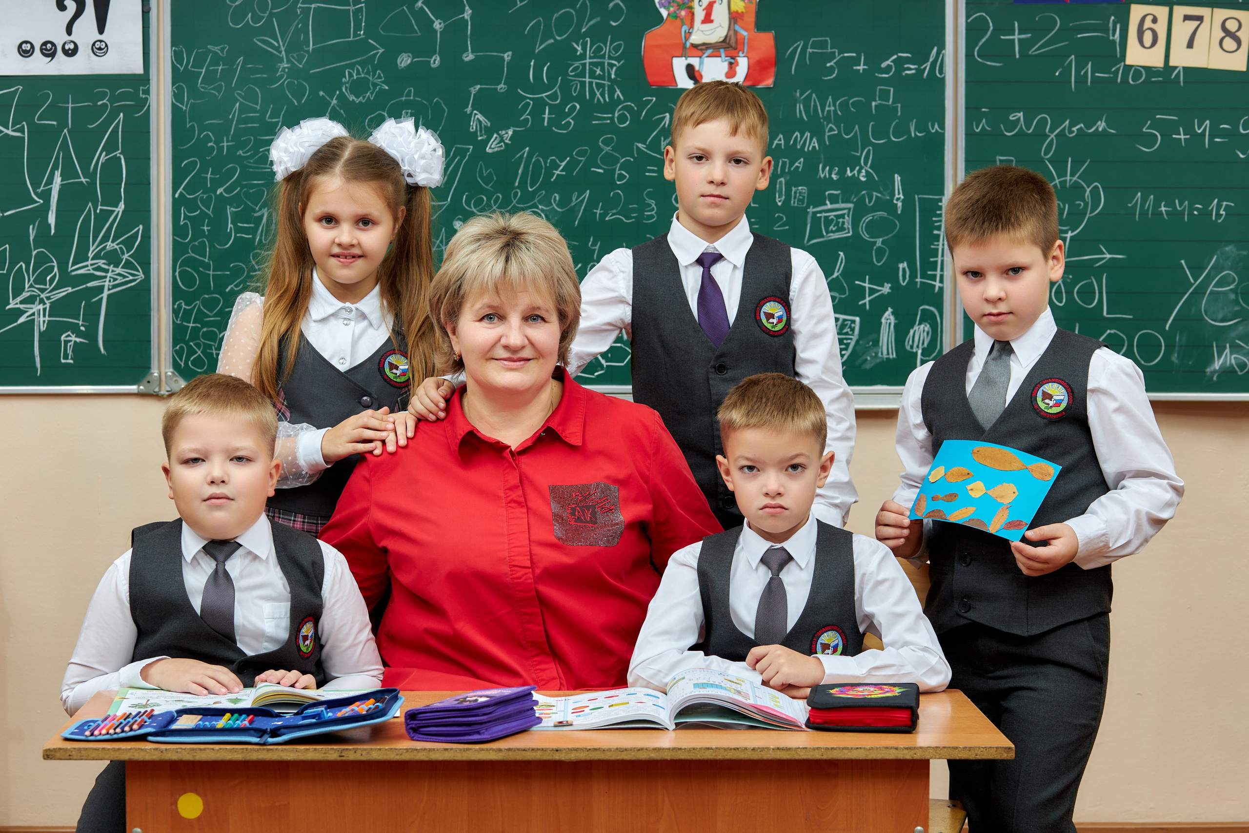 Средние общие. Школьный фотограф Леонова Наталия