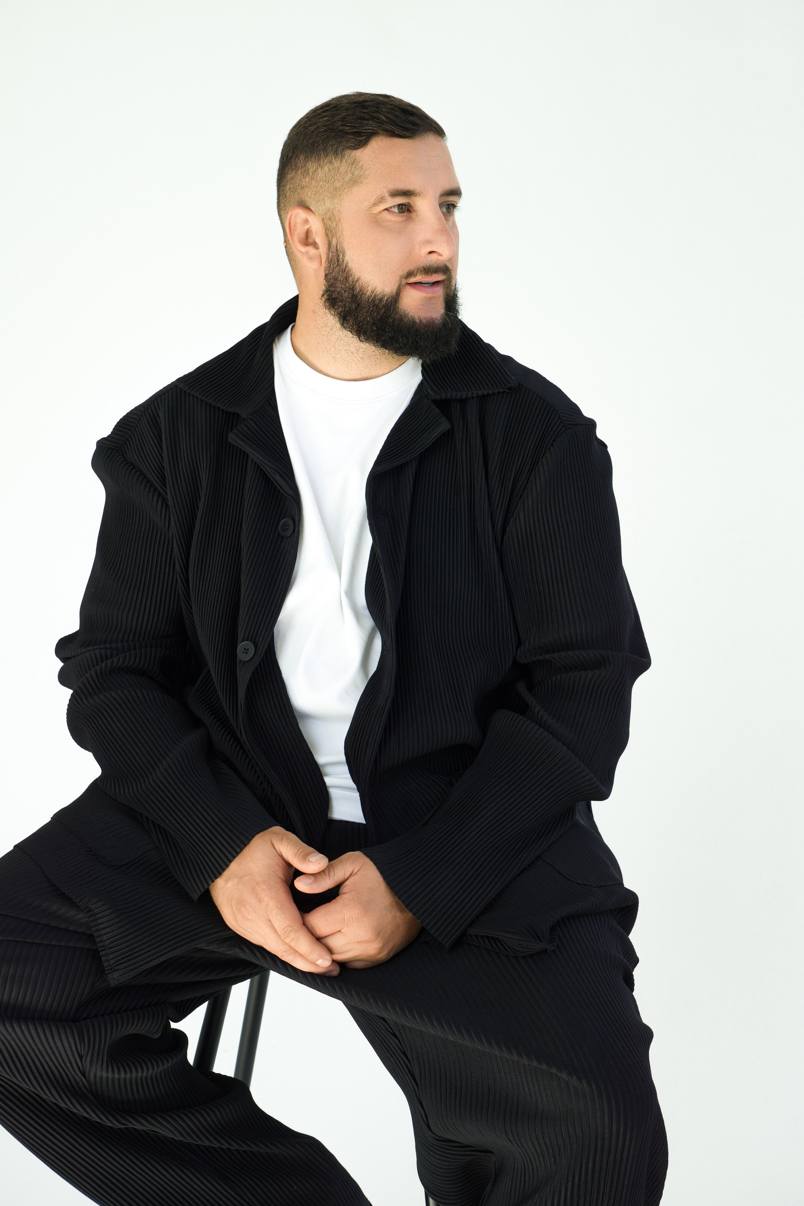 М и В. Фотограф