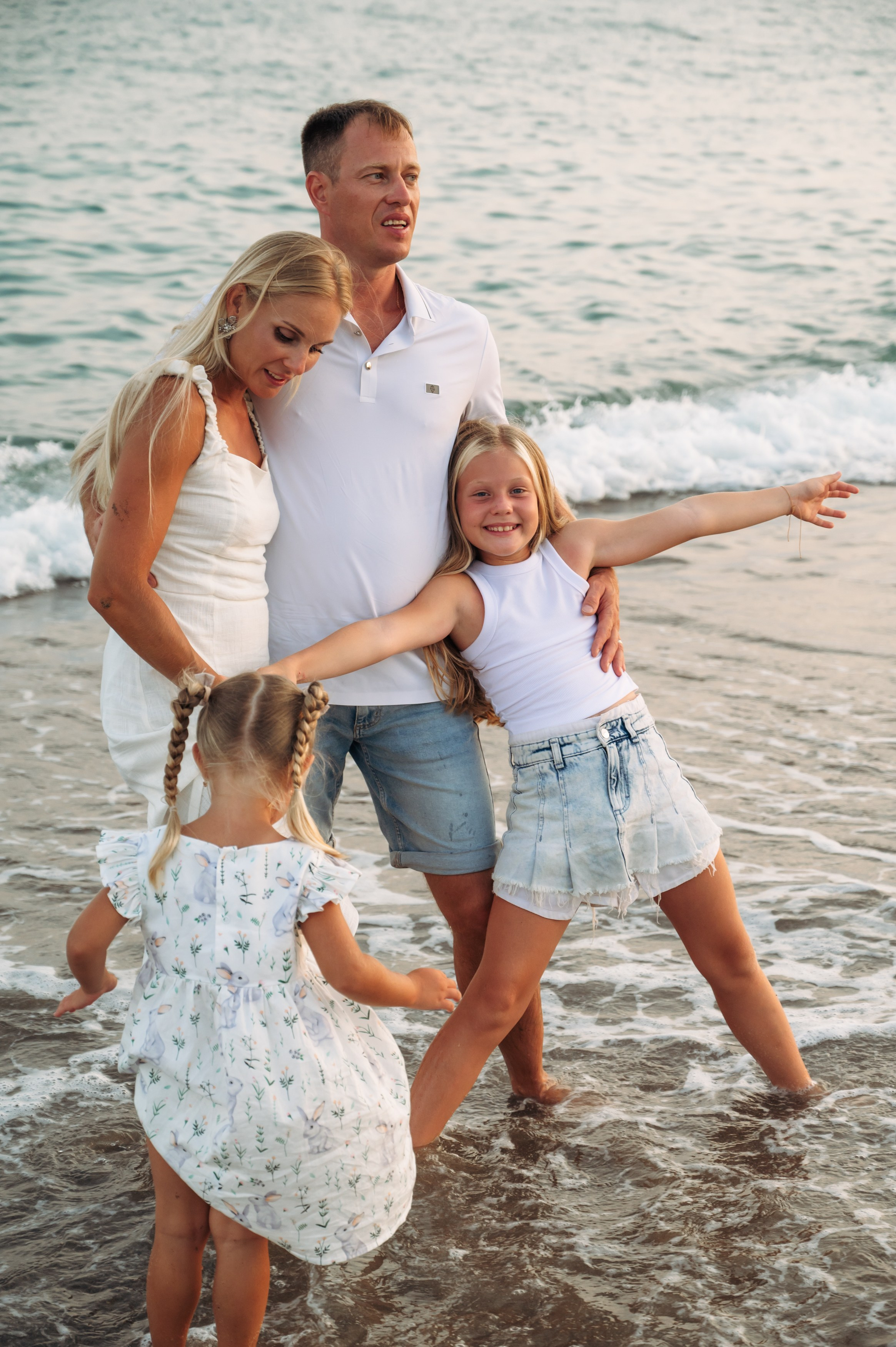 Семейная фотосессия в Анталии на закате. Фотосессии в Анталии. Фотограф в Анталии Лариса Трубина