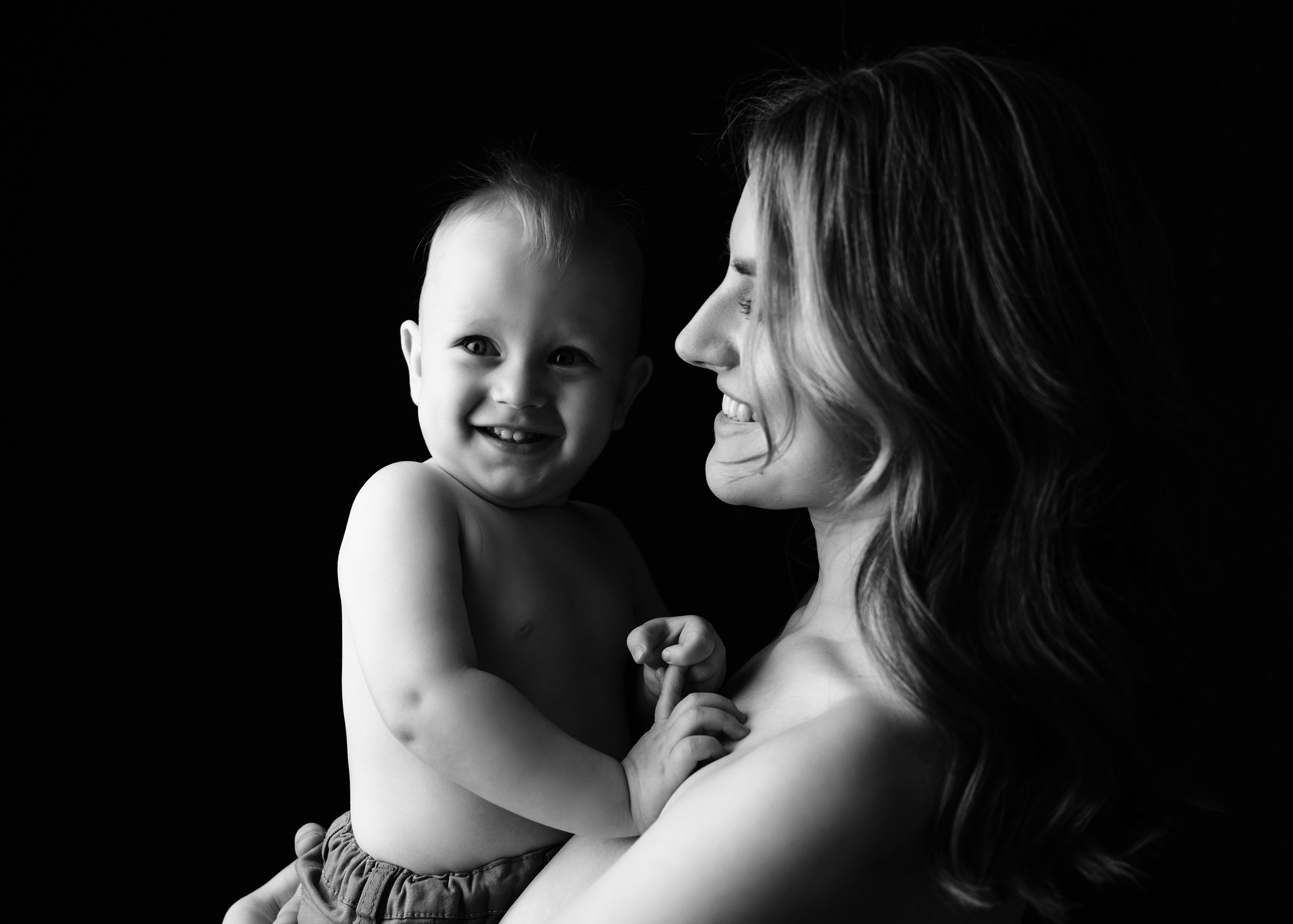 Мама и малыш. Фотограф новорождённых и беременных в г. Ноябрьск