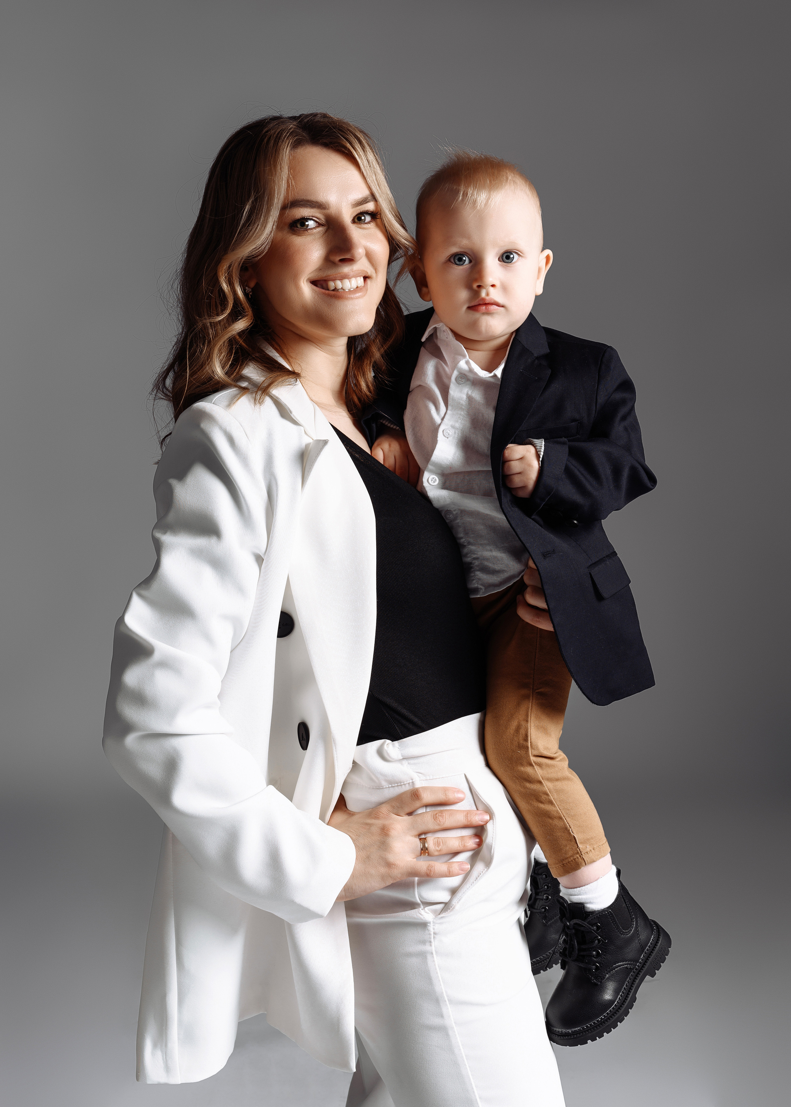 Мама и малыш. Фотограф новорождённых и беременных в г. Ноябрьск