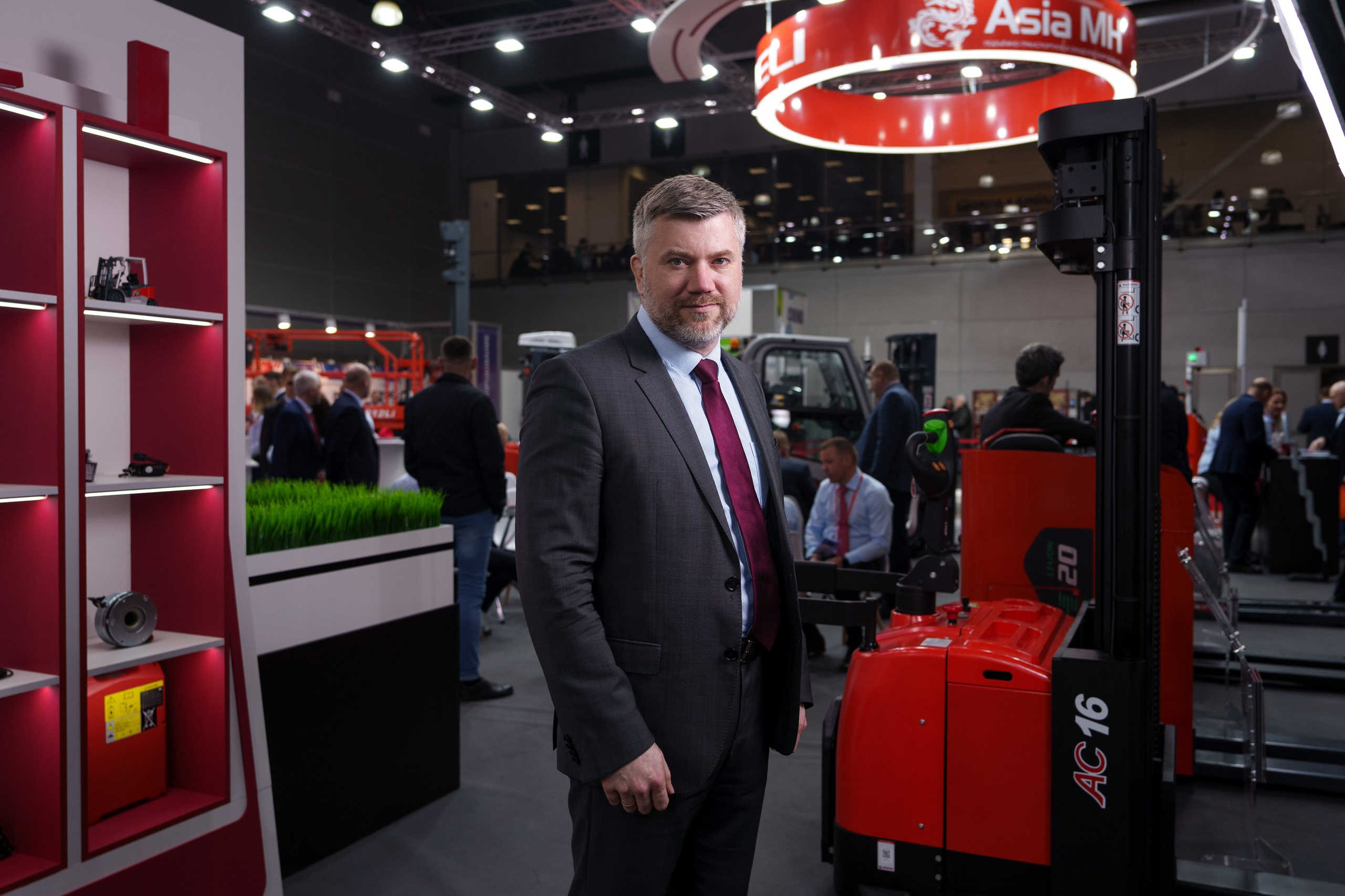 HELI. Стенд в Крокус Экспо. Фотограф Саша Блюз