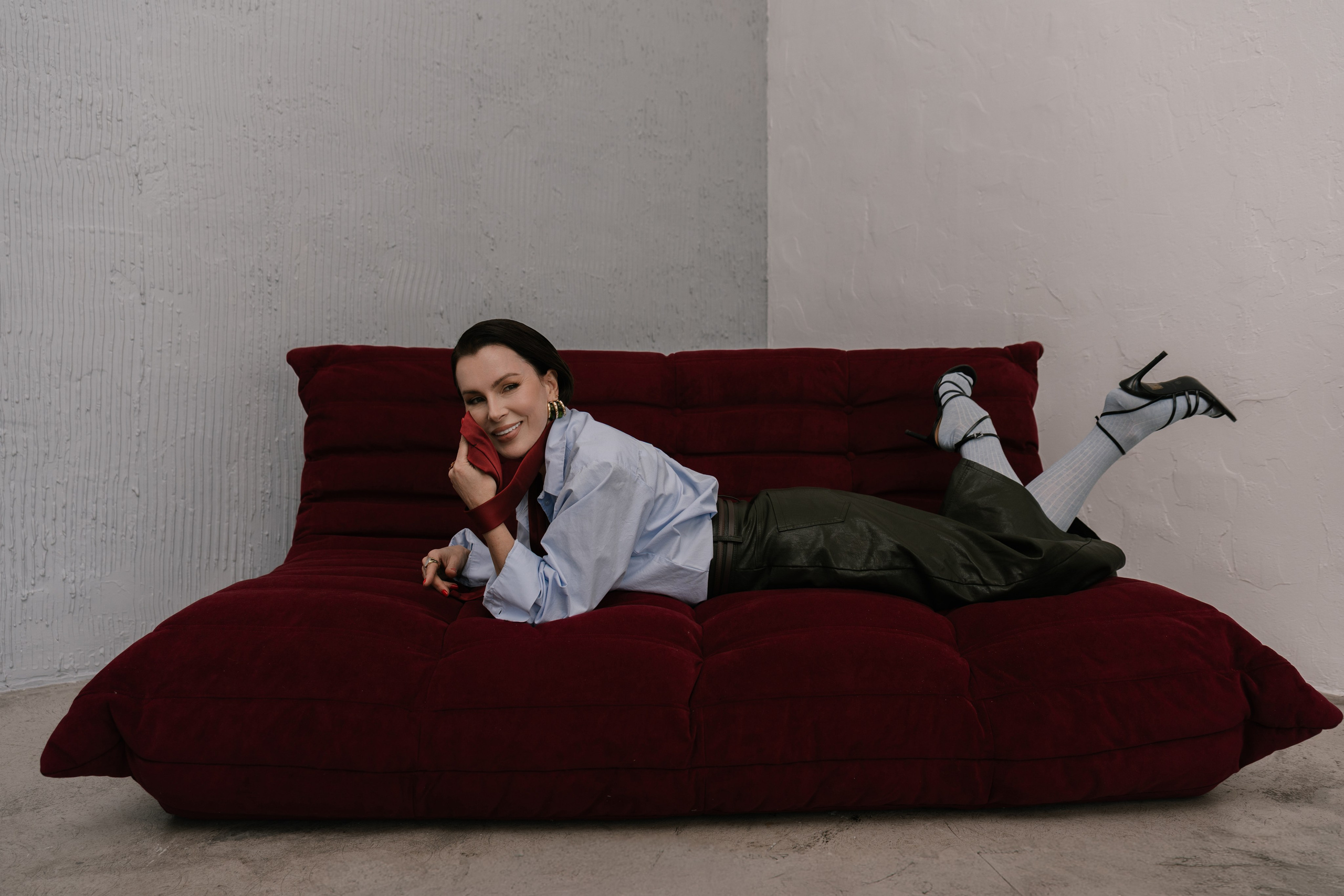 Ты в студии. Вита Овчинникова. Фотограф в Новосибирске. Снимаю женские портреты, контент для блогеров и брендов