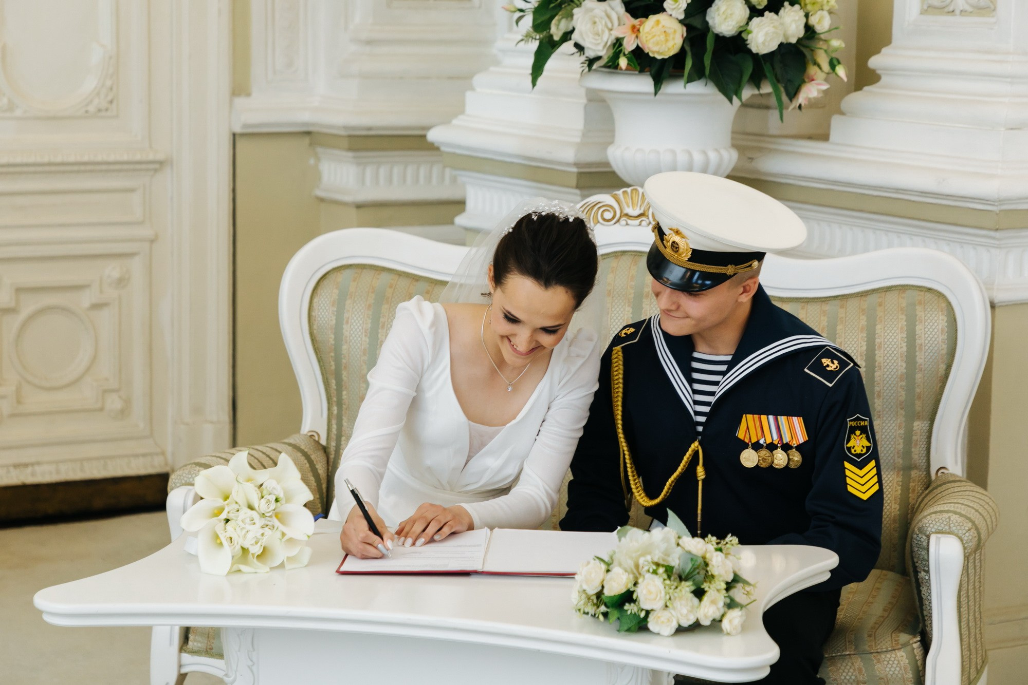 фотограф на свадьбу в спб, дворец бракосочетания в спб, подать документы для регистрации брака, загс петербурга петергоф, свадебный фотограф в спб, букет для невесты купить, костюм на свадьбу выбрать где спб, аренда машины на свадьбу