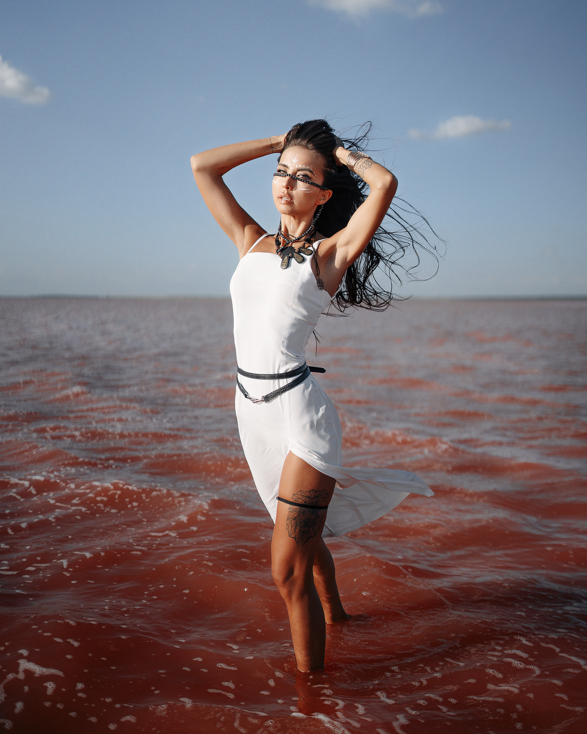 Портреты девушки на фоне розового озера. Фотограф Севастополь Крым | Шестаков Илья