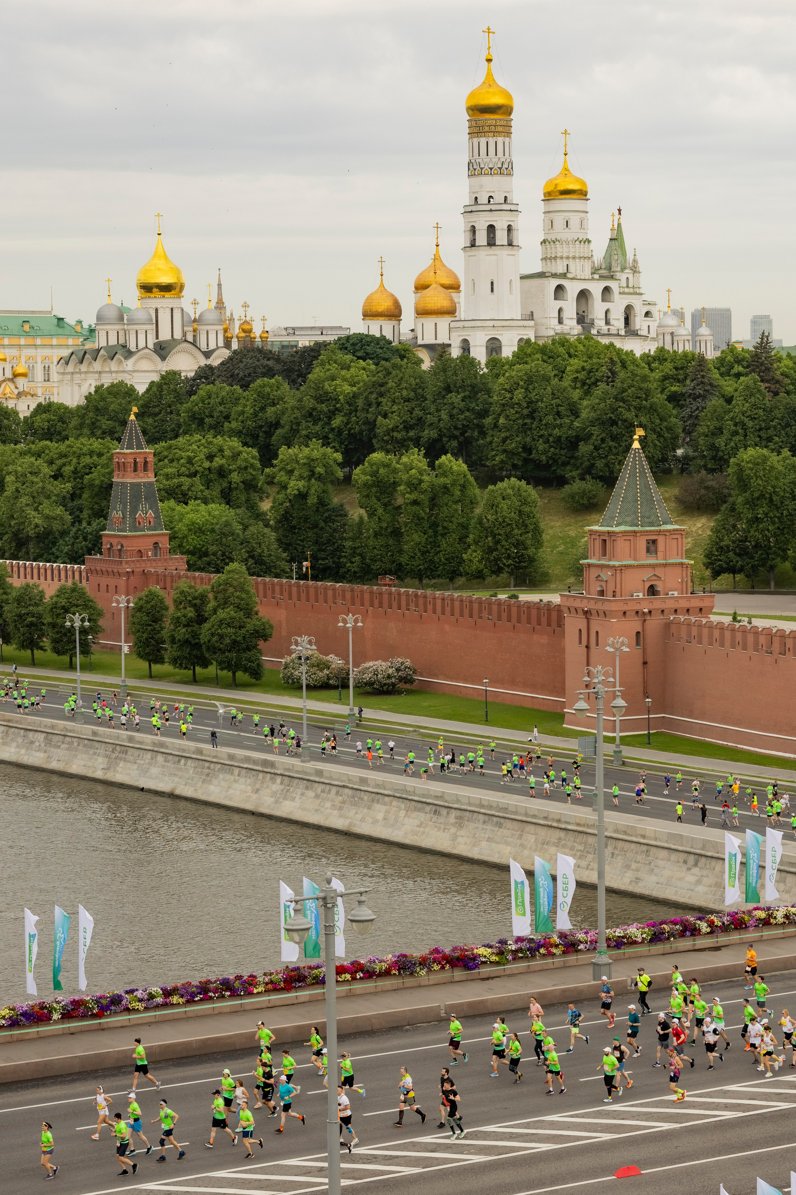 Сбер Зелёный Марафон 2025 Балчуг. Репортажный, event, концертный и backstage фотограф из Москвы Виталий Кривцов