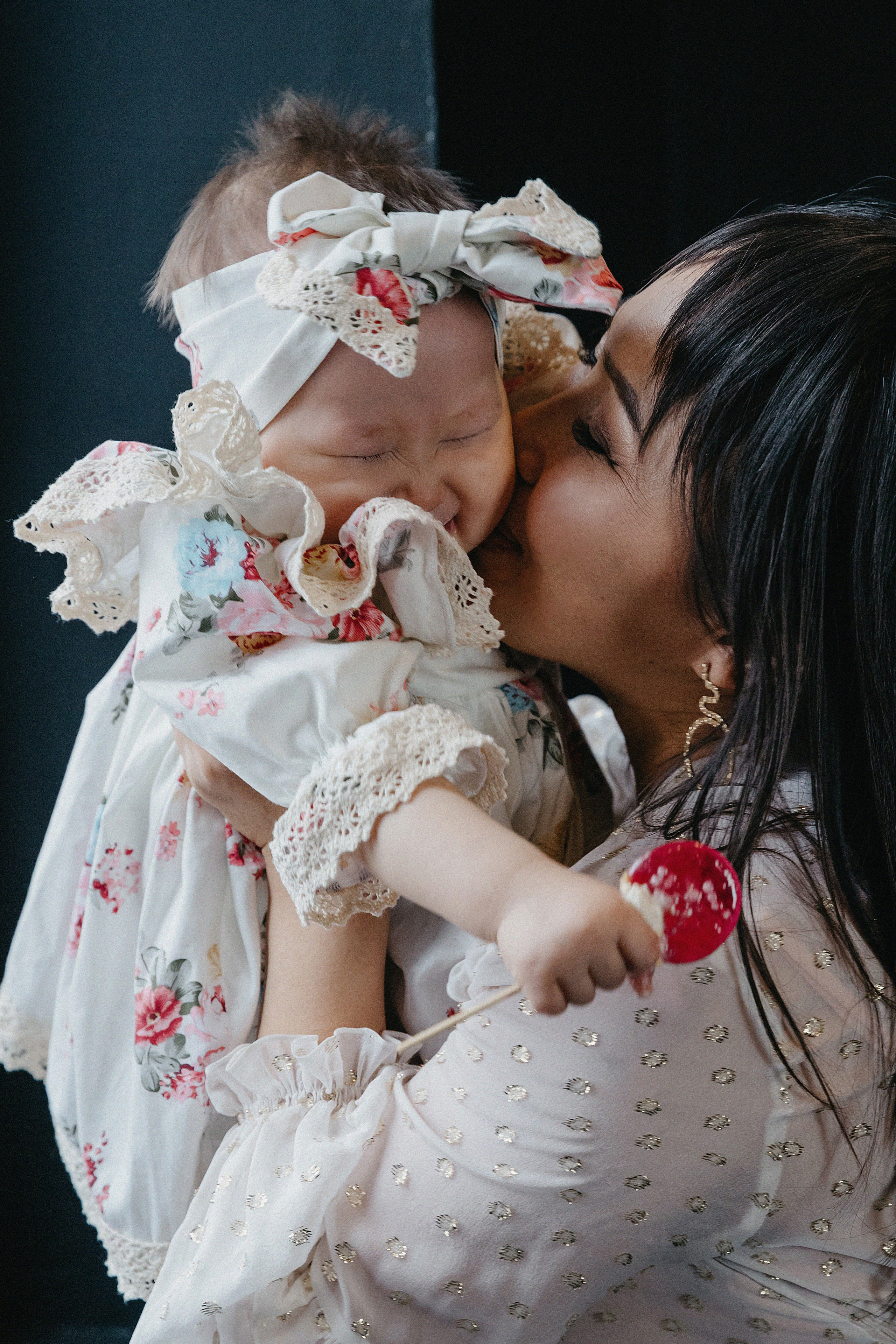 Семейная фотосессия в фотостудии 2Stula. Свадебный, семейный и портретный фотограф в Алматы, Костанай