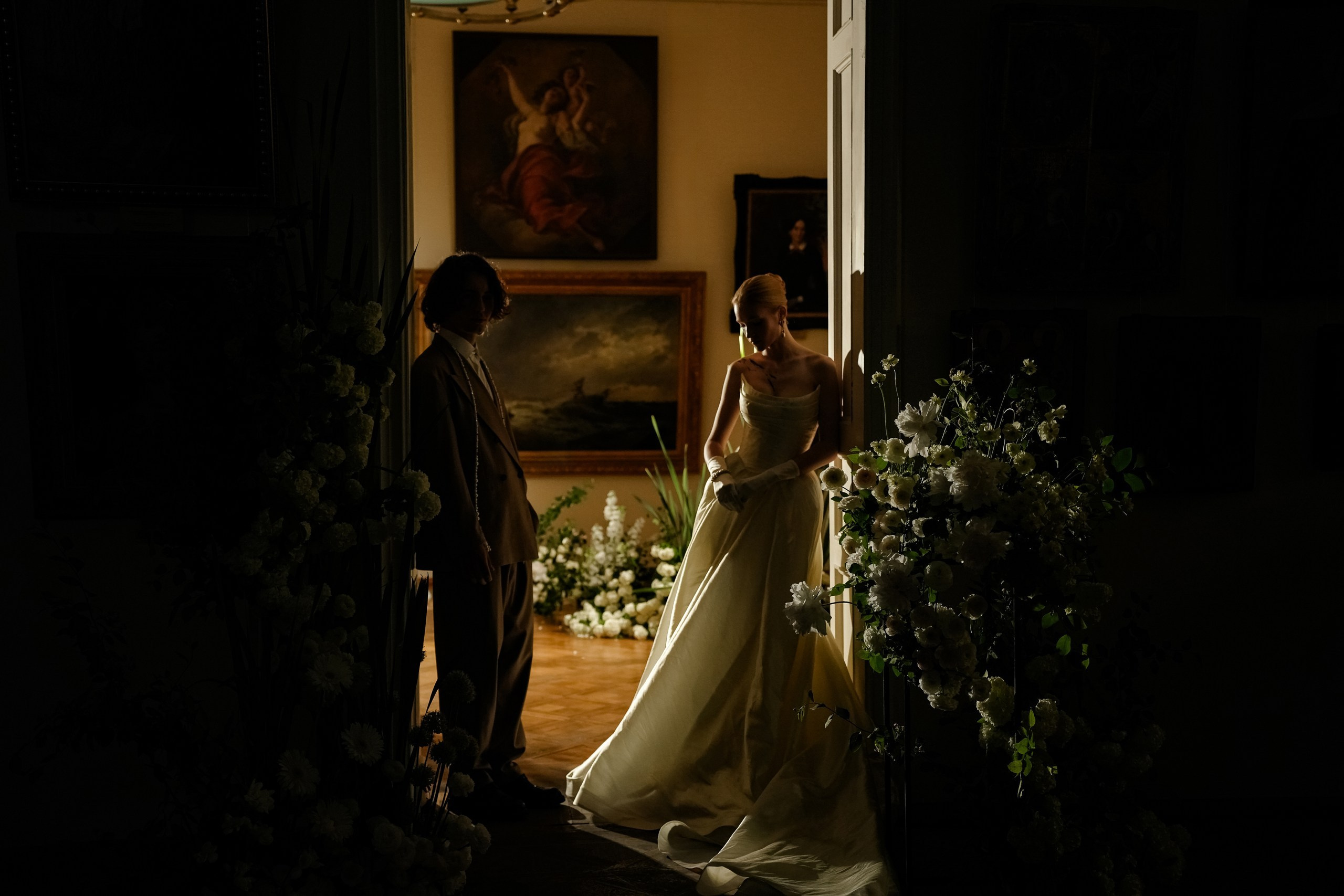 Love in Broken museum. Свадебный фотограф и видеограф в Ростове-на-Дону. Максим и Наталья Лебедевы