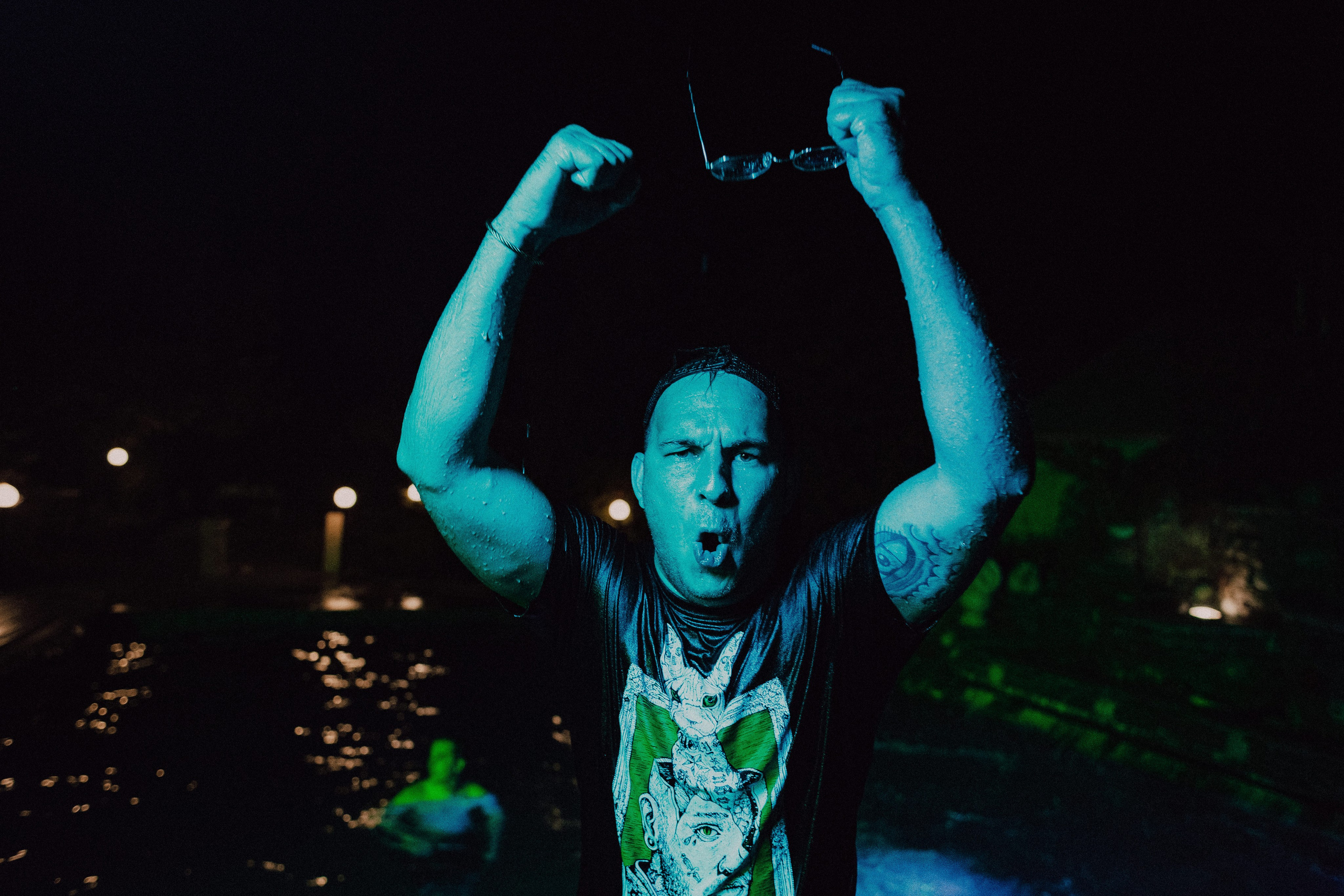 Свадебный фотограф Таганрог — фотосессия в центре города и банкет в коттедже «Виктория». Свадебный и семейный фотограф в Таганроге Бакарюк Антон