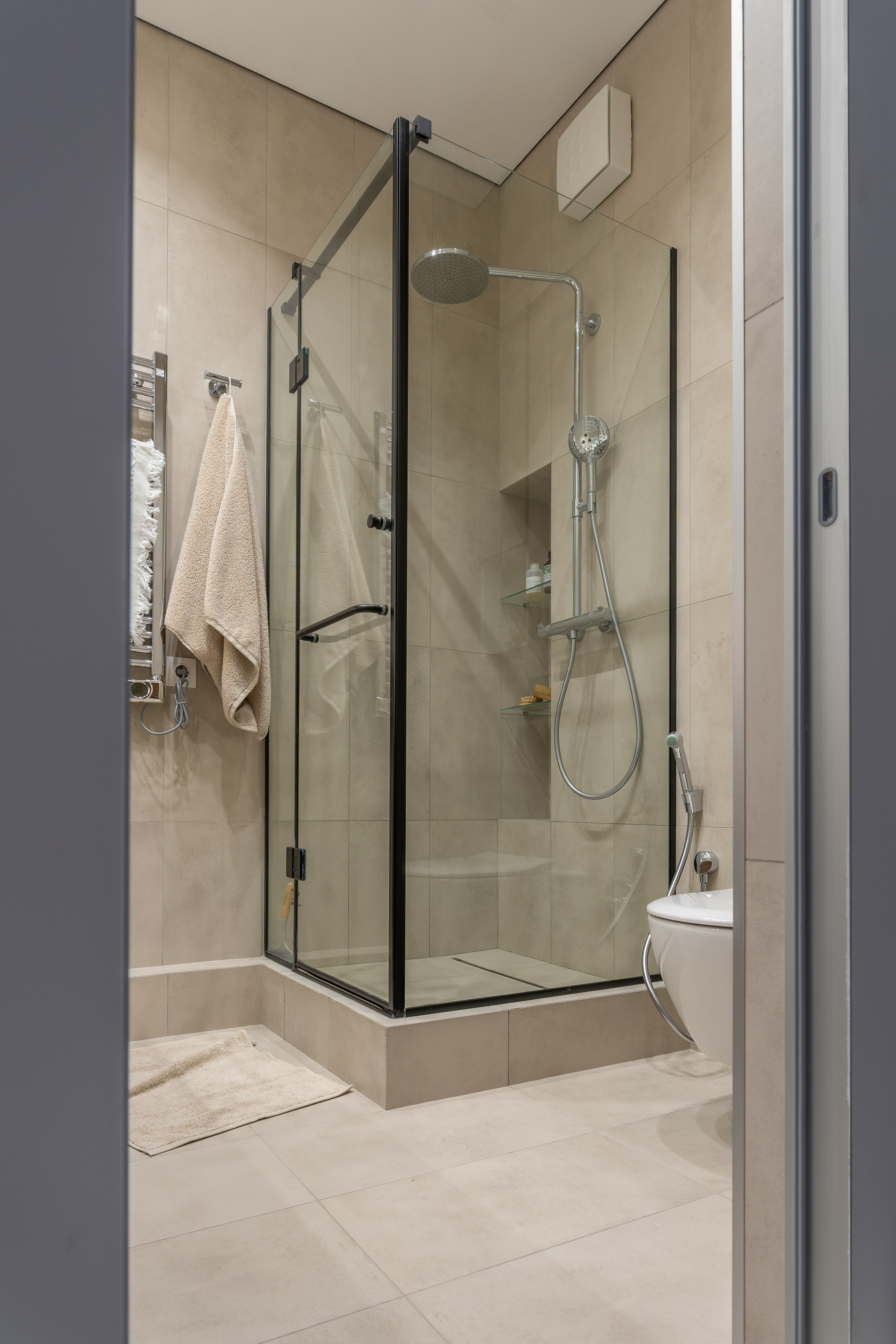 Алматы, Bureau2×2 — реализованный дизайн-проект квартиры, ноябрь 2022. Интерьерный фотограф Алматы