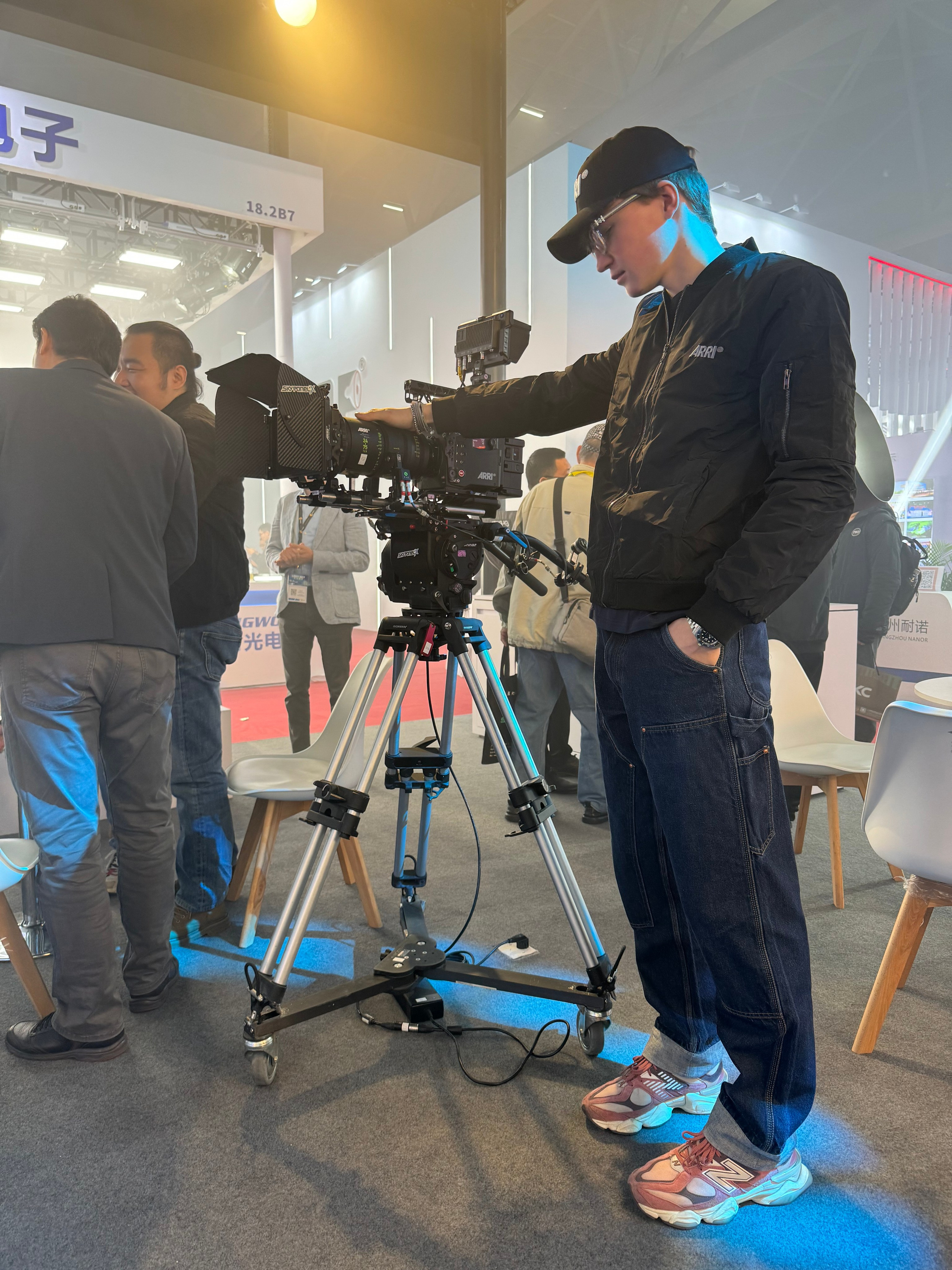 BACKSTAGE GALLERY. «MAK FLAME»