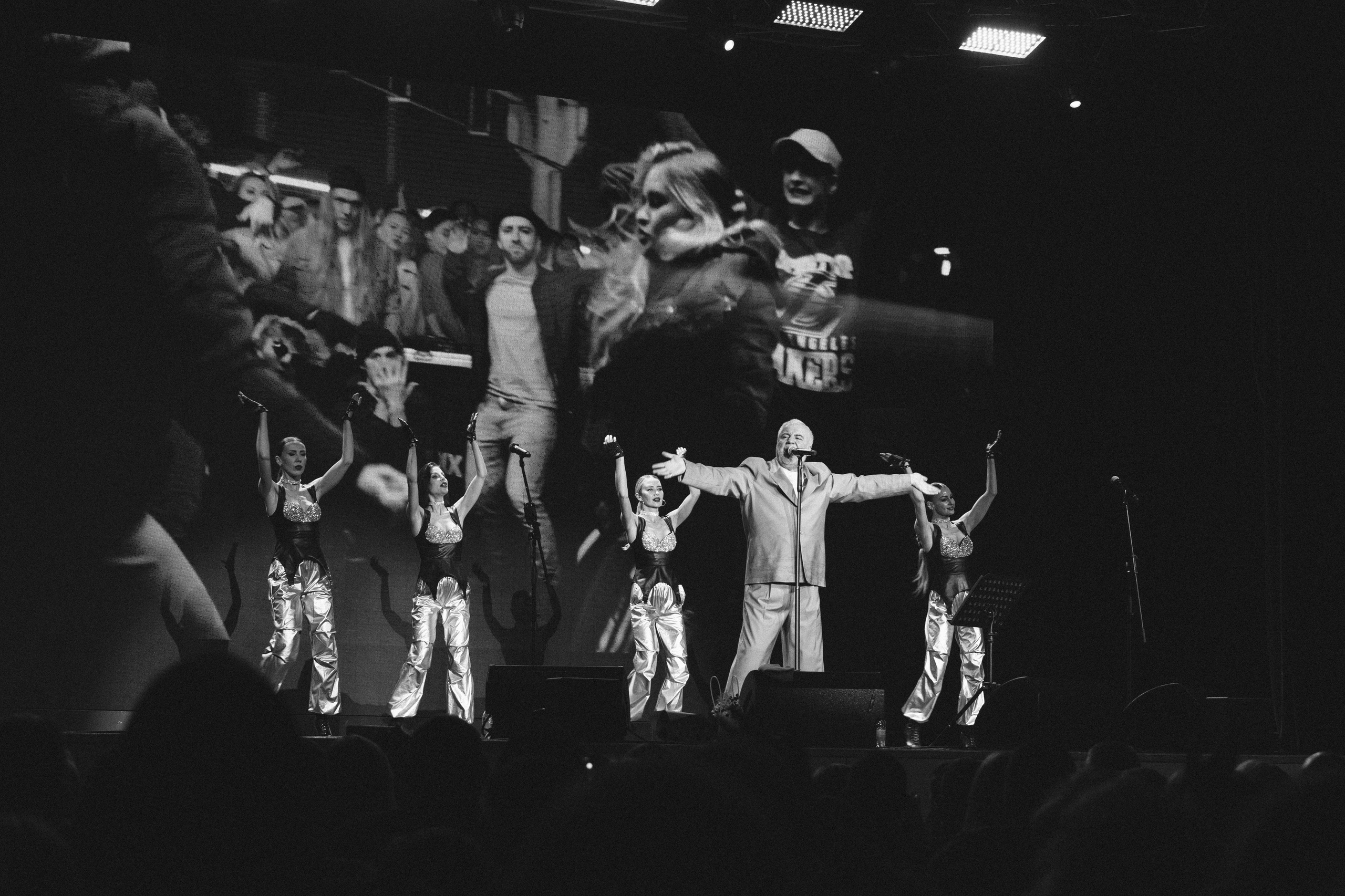 Сосо Павлиашвили в Красноярске 19.02.26. Фотограф Красноярск съемки лавстори, фотосессия в студии, портретная съемка, творческие фотосессии