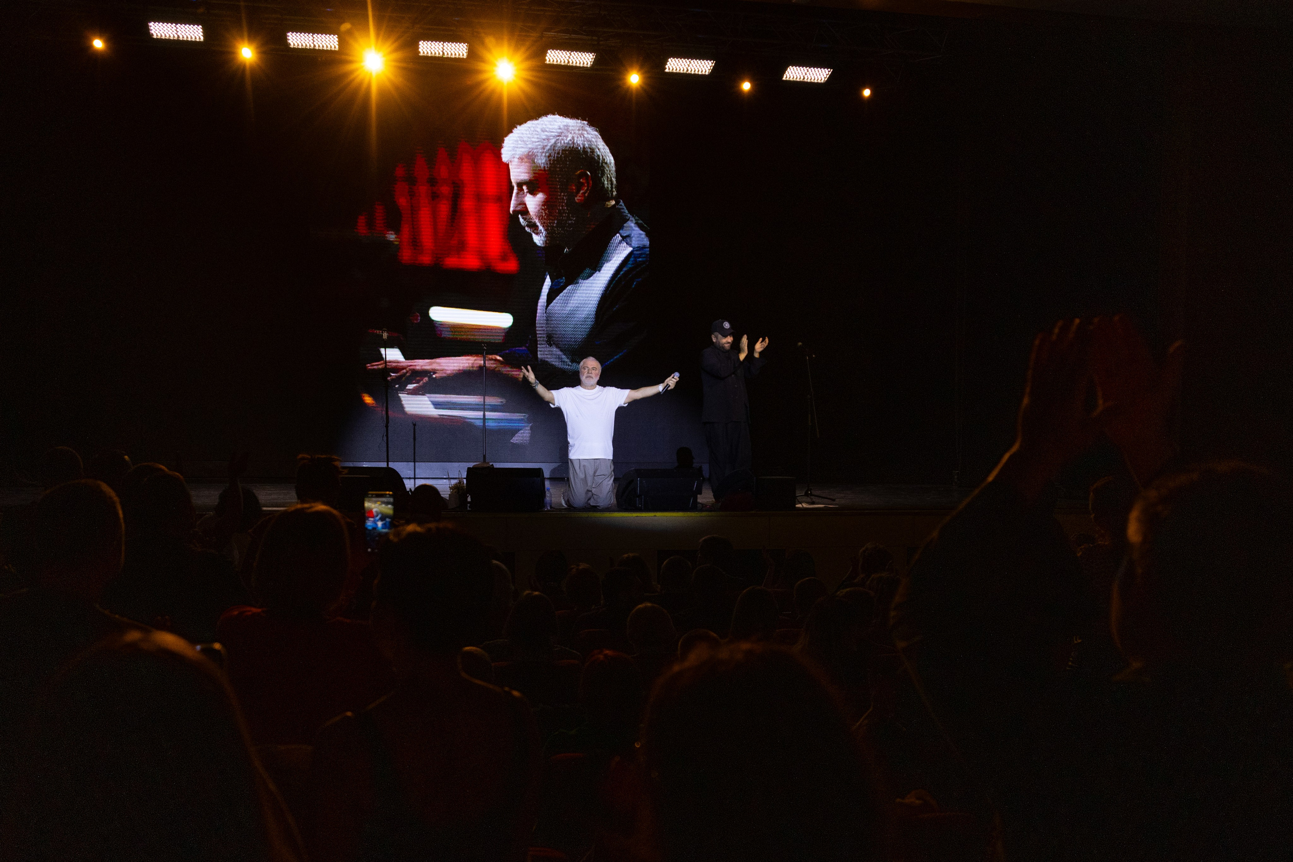 Сосо Павлиашвили КРАСНОЯРСК. Фотограф Красноярск съемки лавстори, фотосессия в студии, портретная съемка, творческие фотосессии