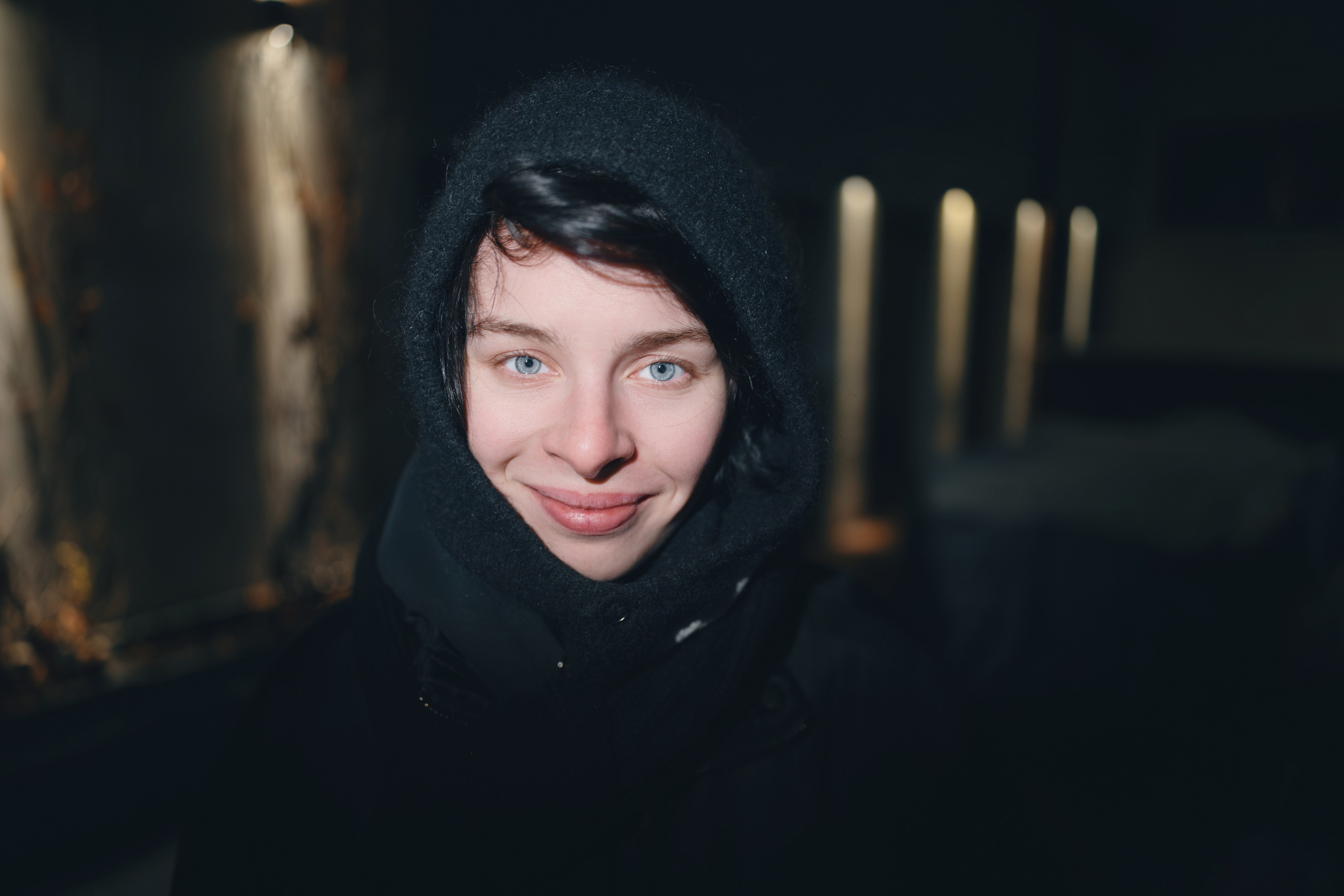 Лилуна портретная съемка ночь и мобильный свет. Портретный фотограф из Москвы. Павел Попов