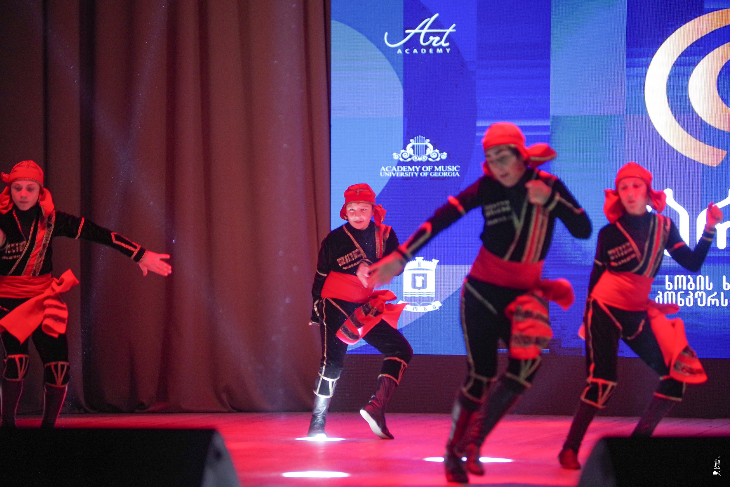 Танцы в Хоби. Портретный фотограф Денис Милютин